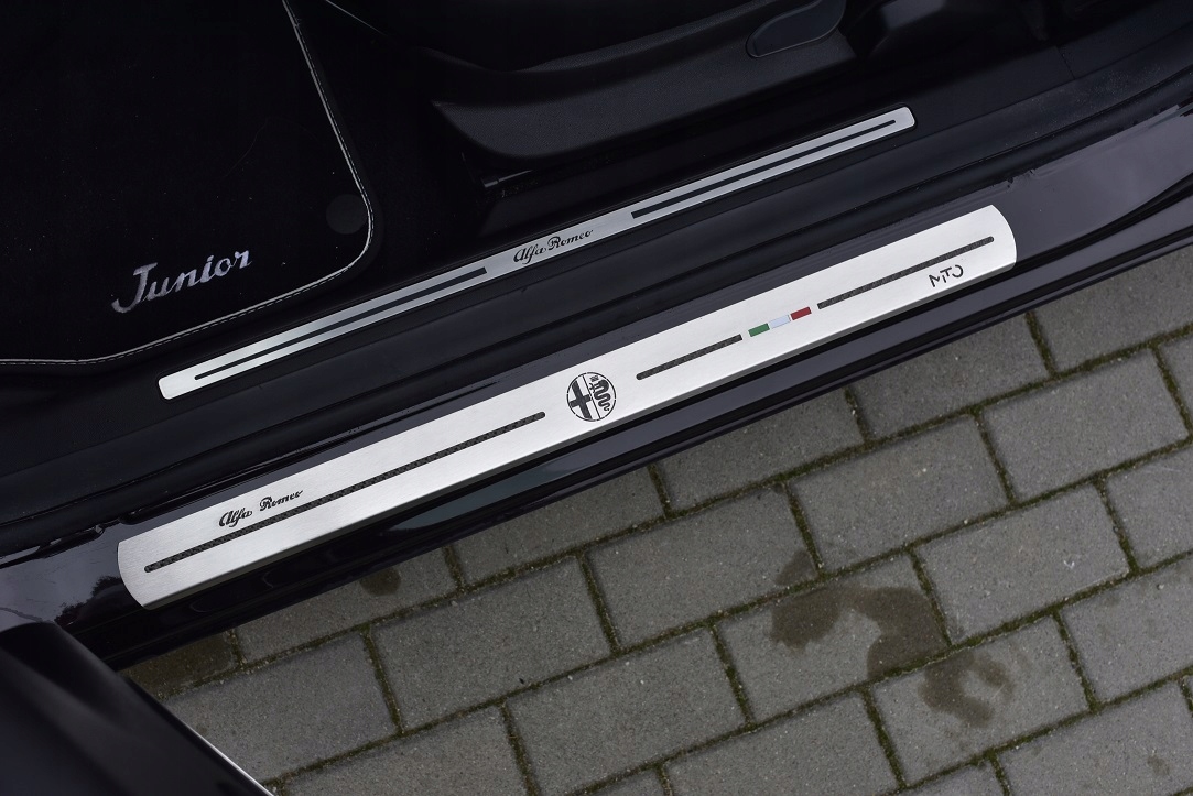 DO PROGI ALFA ROMEO MITO DISTINCTIVE QUADRIFOGLIO Długość 10 cm