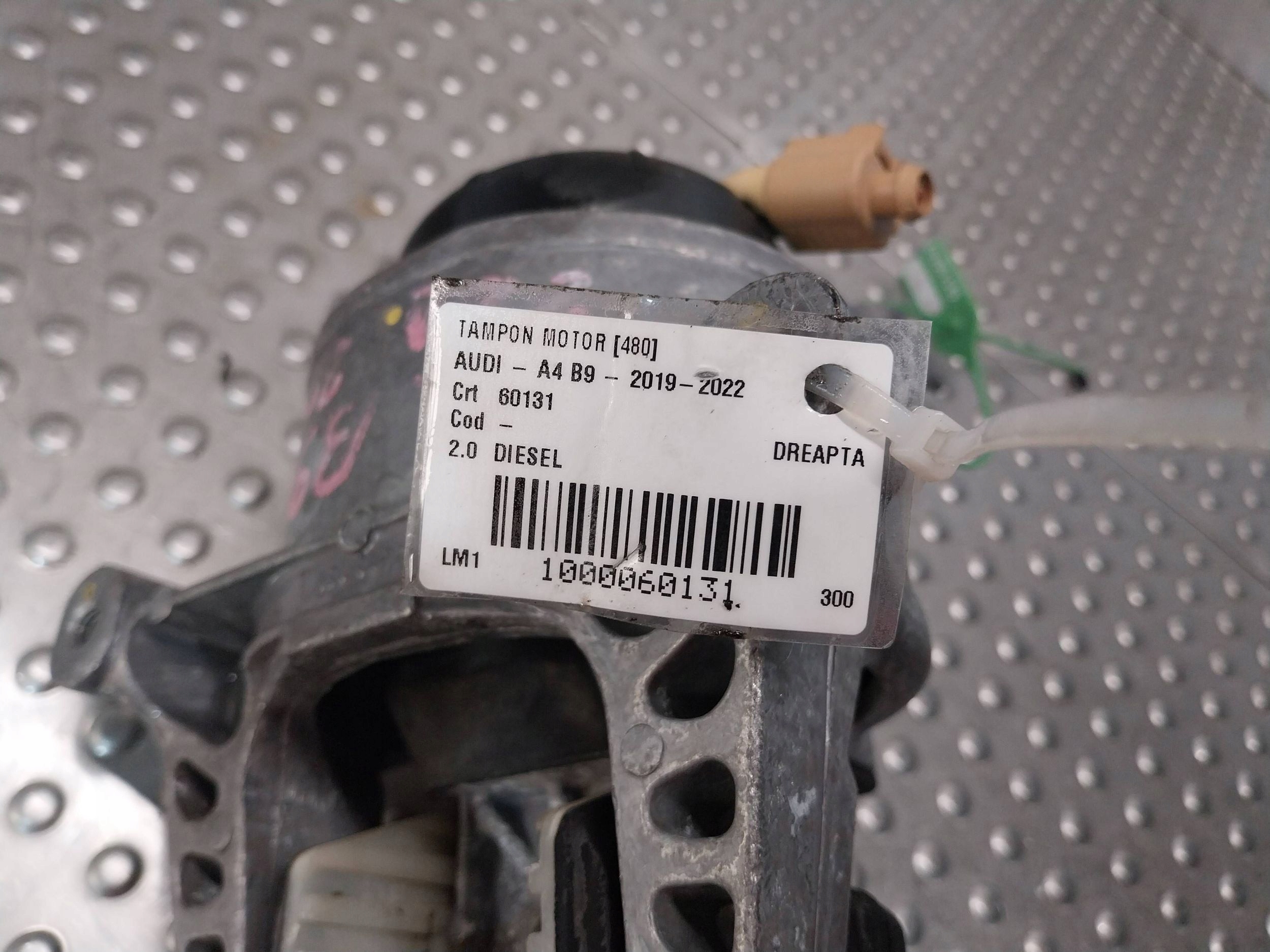 holder engine mount left original 8W0199371CS AUDI A4 B9 8W 2.0 TDI