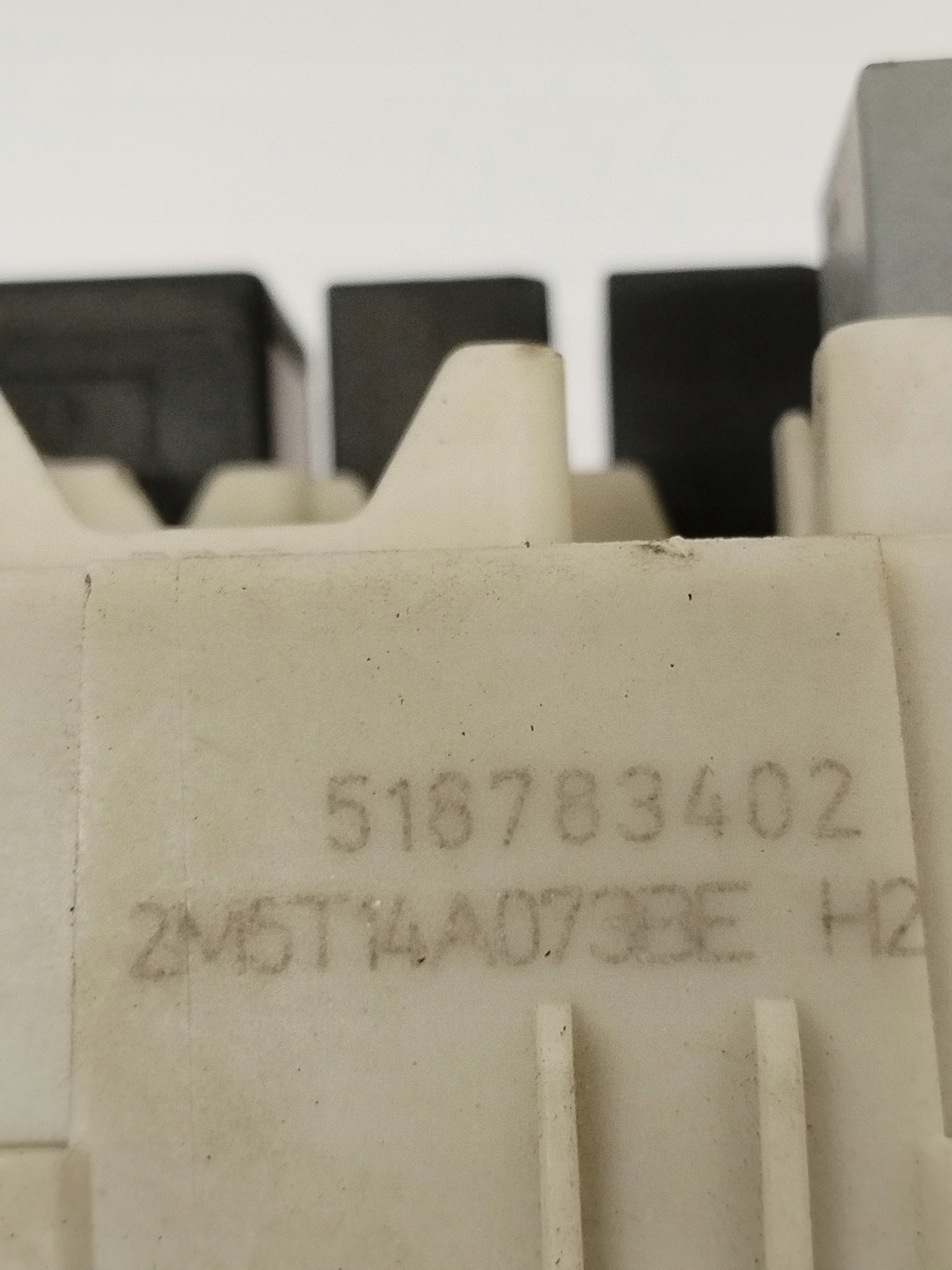 module control unit compartment BSI Ford Focus Mk1 2M5T14A073BE