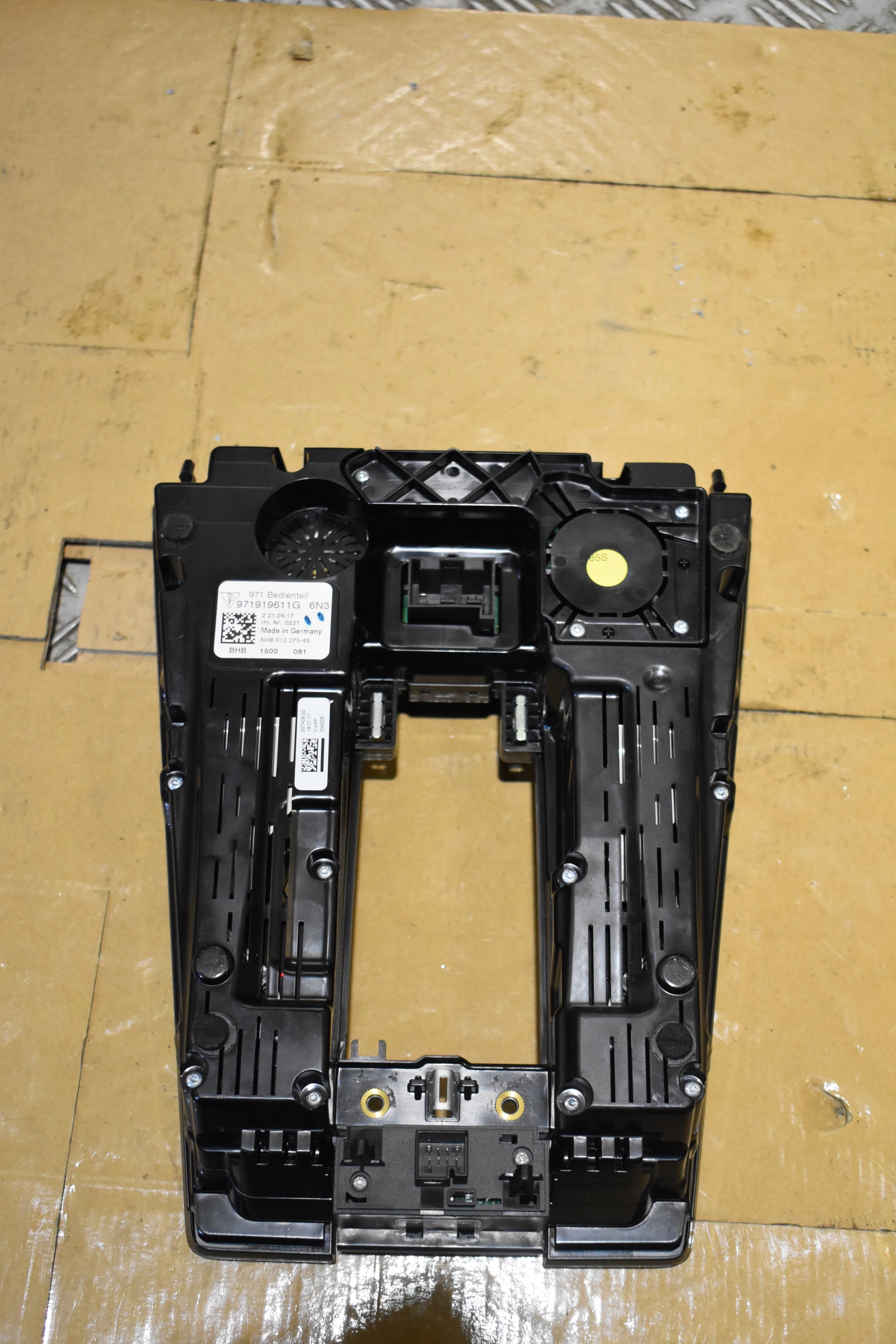 IDEALNY control panel MULTIMEDIALNY PORSCHE PANAMERA 971 1