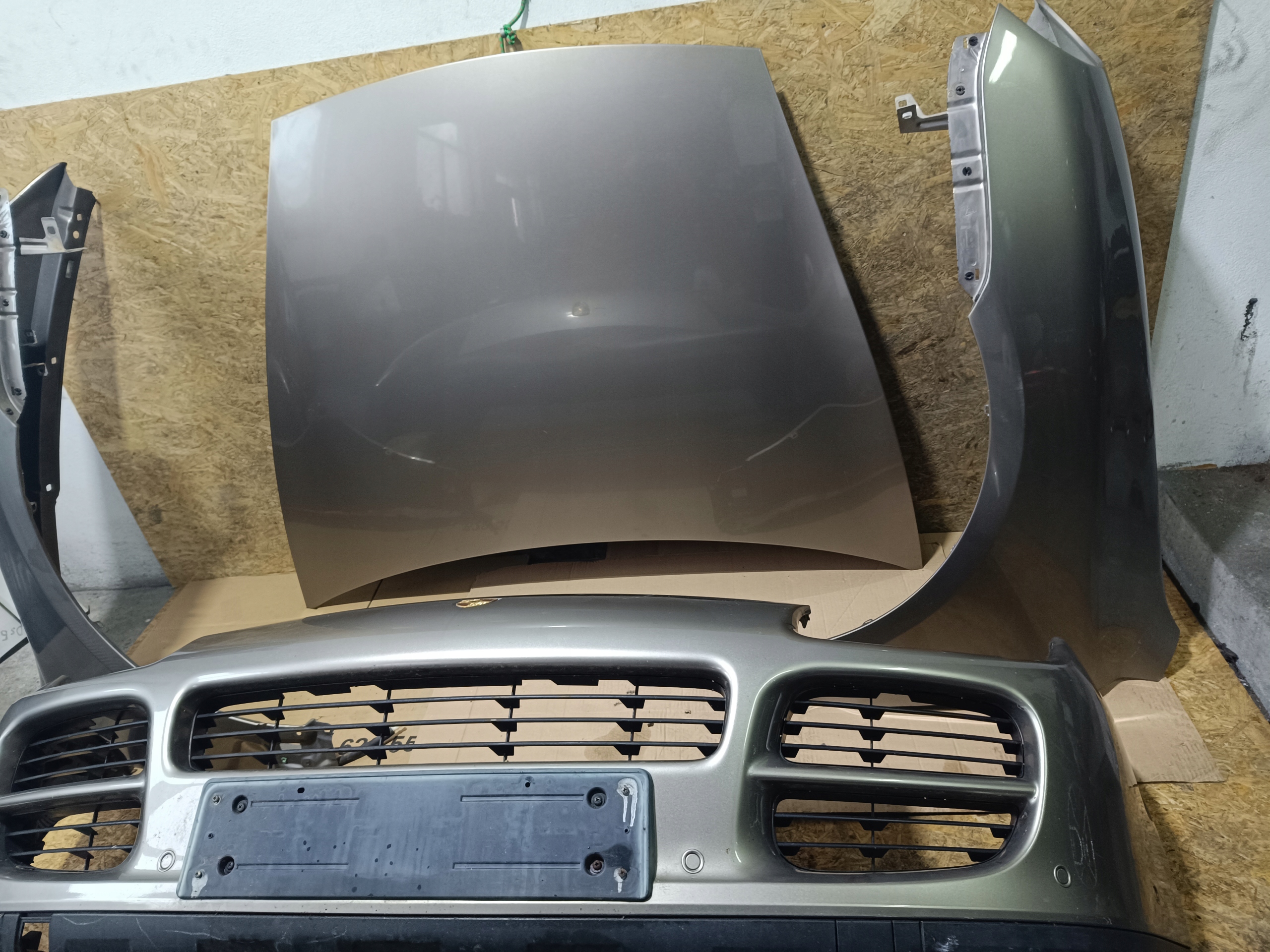 PRZÓD MASKA ZDERZAK LAMPY CHŁODNICE PAS PRZEDNI CAYENNE 7L5 Numer katalogowy części 12353