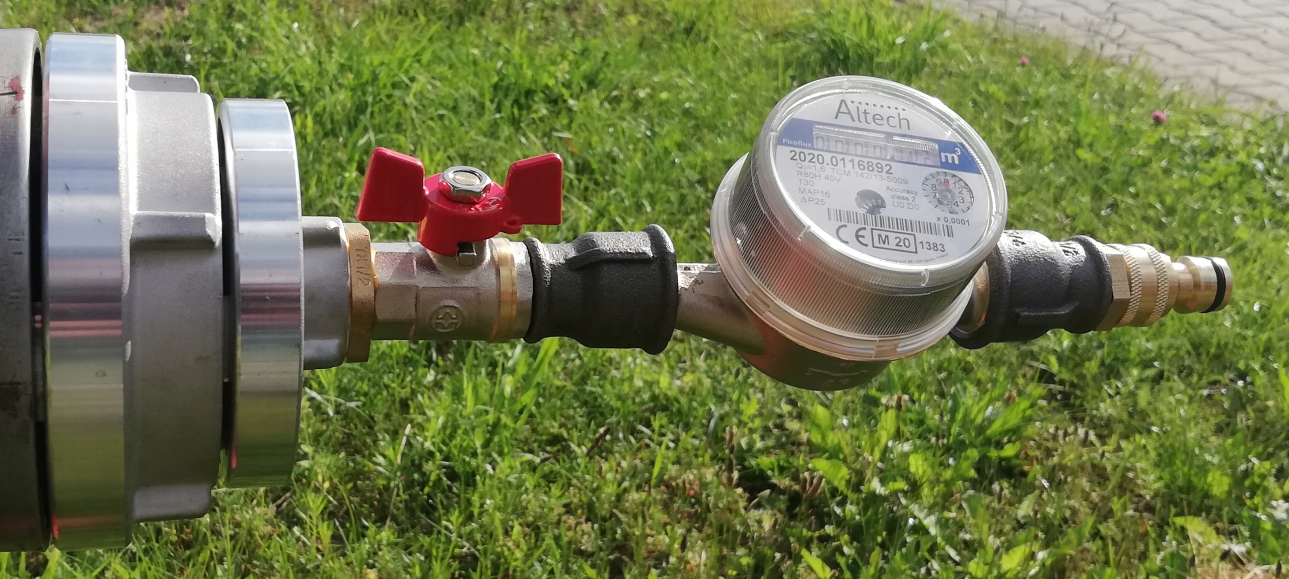 

Redukcja hydrantowa z wodomierzem na wąż ogrodowy
