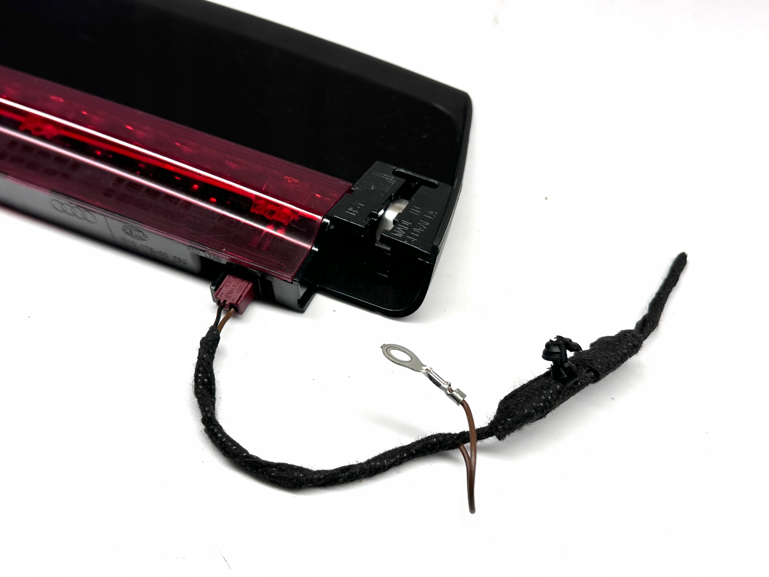 AUDI A4 S4 B9 sedan auxiliary TRZECIE light STOP 8W5945097