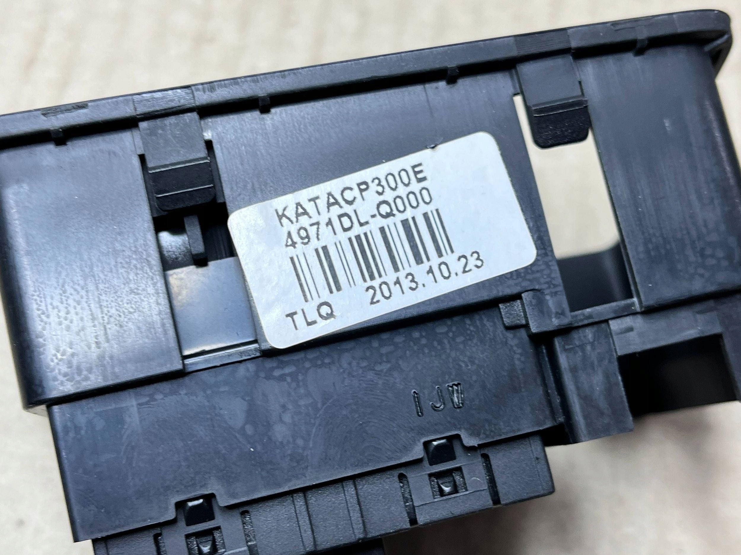 Schalter PANEL ESP KIA Picanto 933951Y000EQ