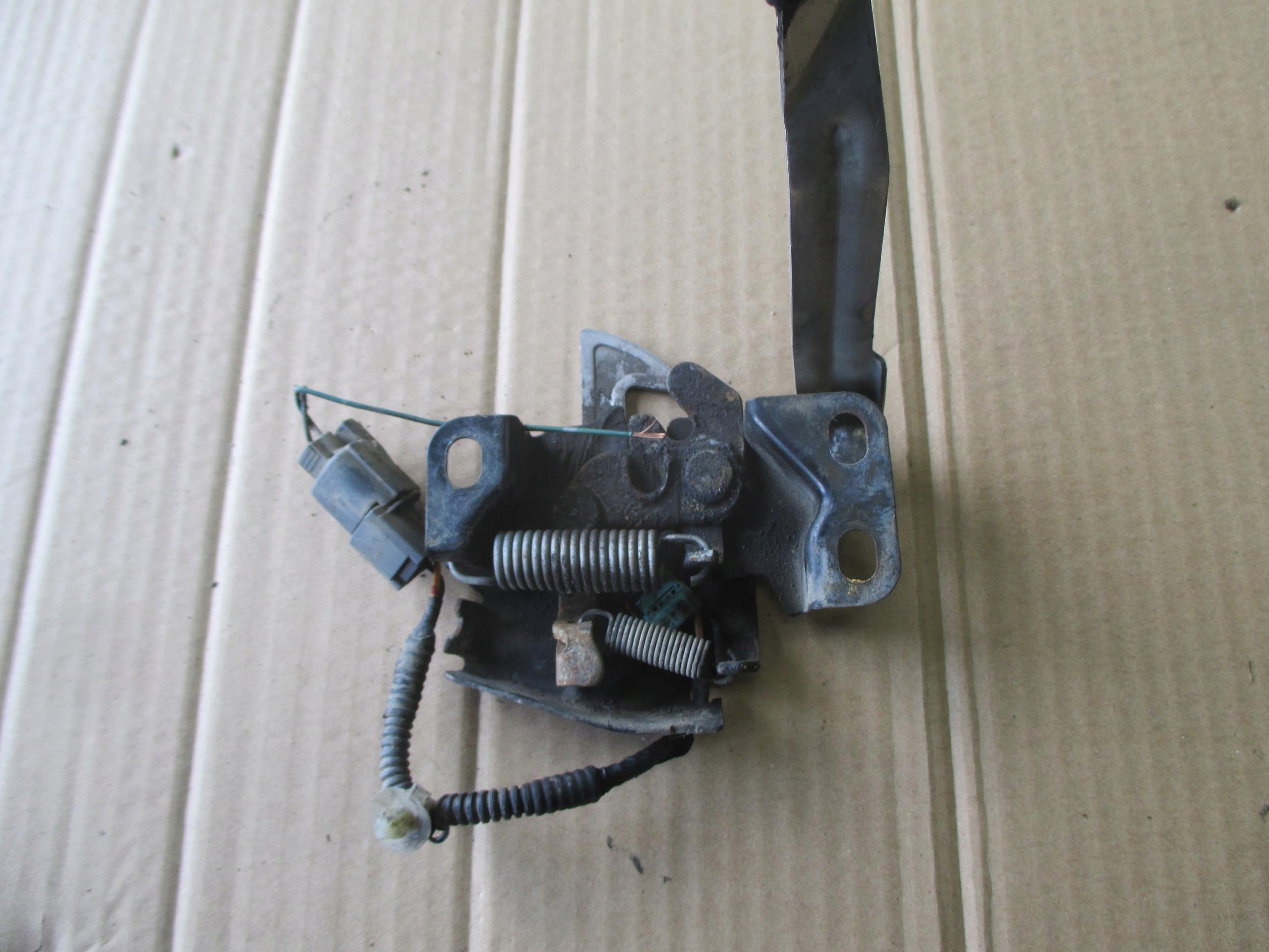 HONDA CRV 2 II 01-06 ZAMEK MASKI