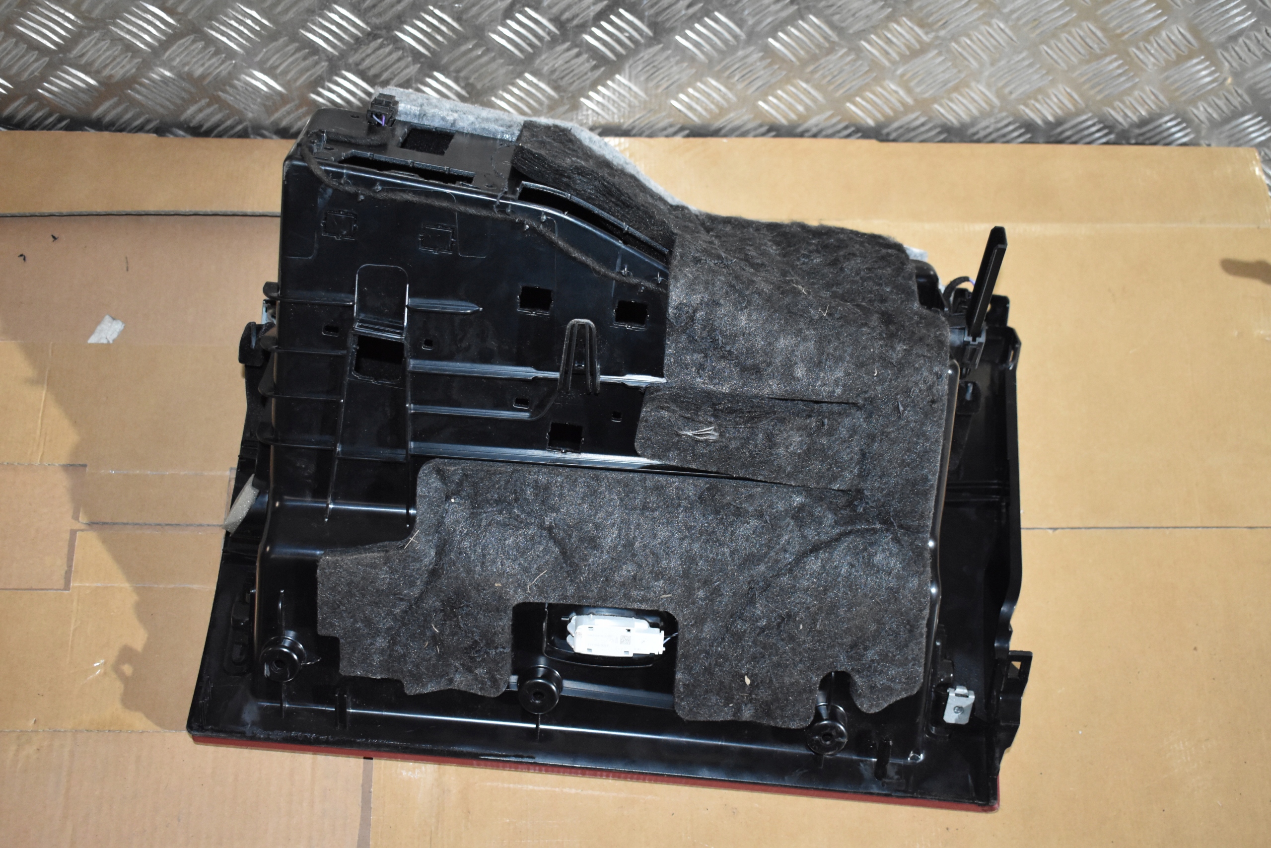 Handschuhfach des Beifahrers MERCEDES W223 1