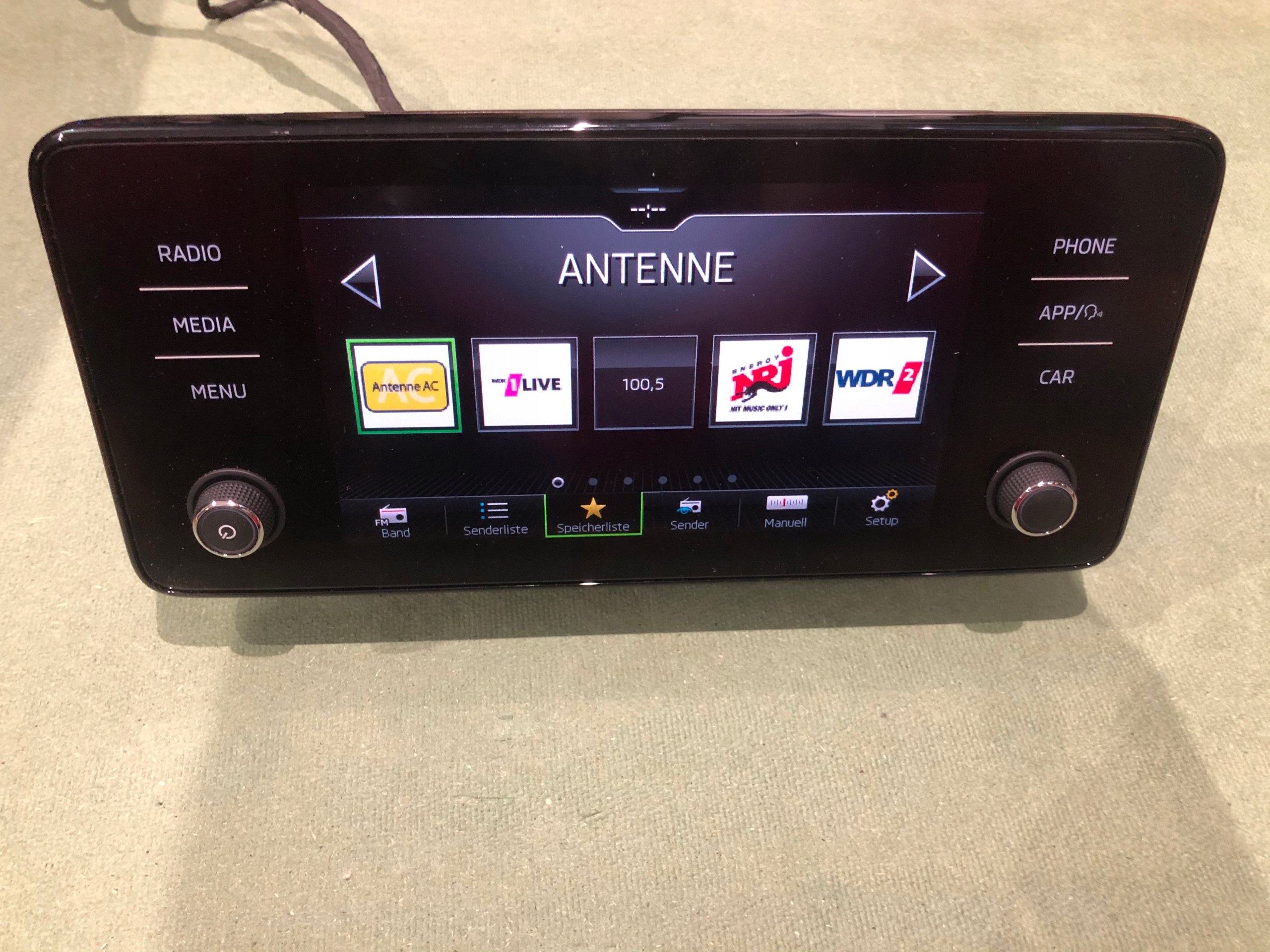 РАДИОПРИЕМНИК SKODA SCALA KAMIQ MIB3E DAB 654035869D