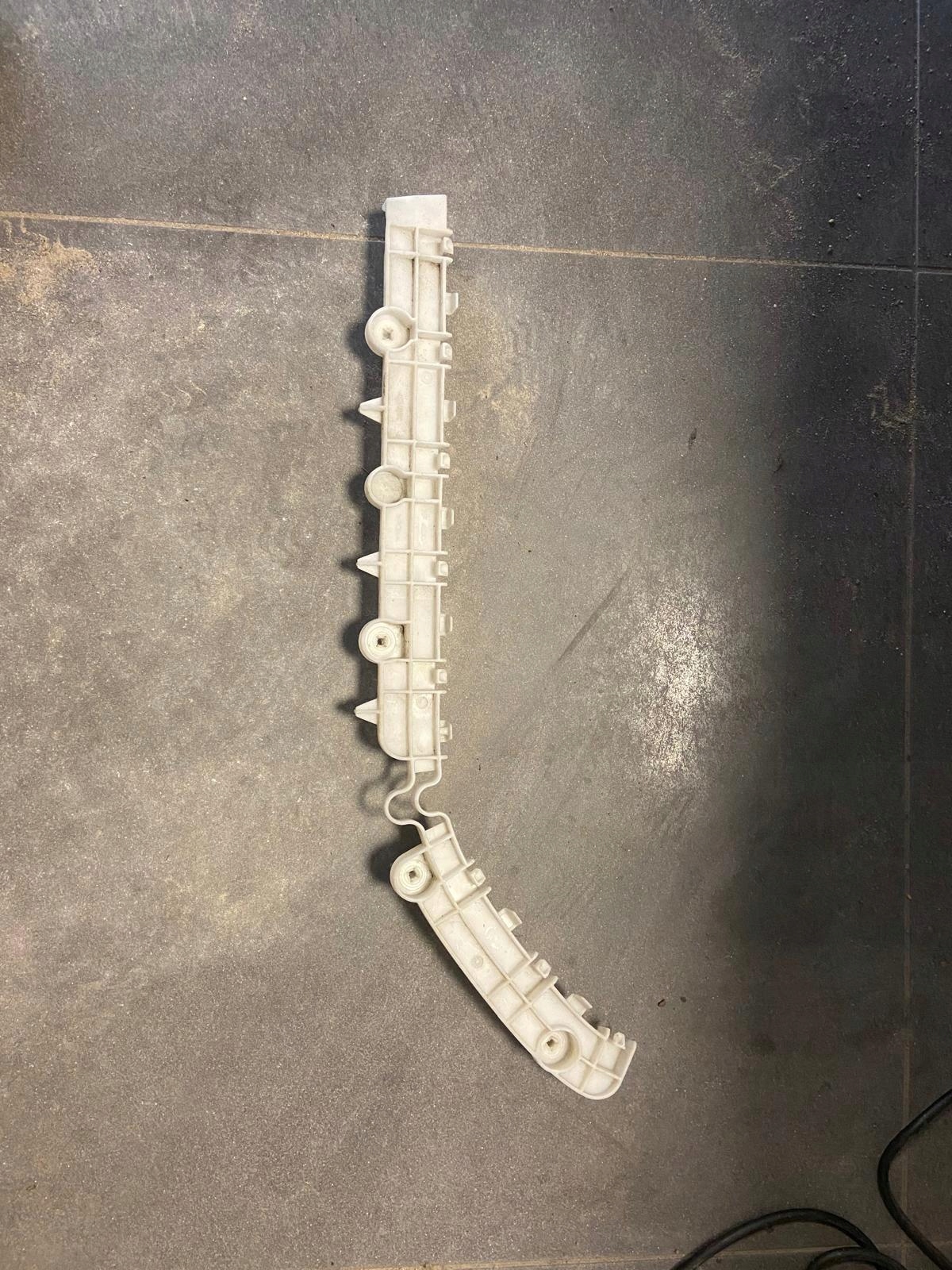 MITSUBISHI OUTLANDER III bumper bracket left rear part NF4D0P