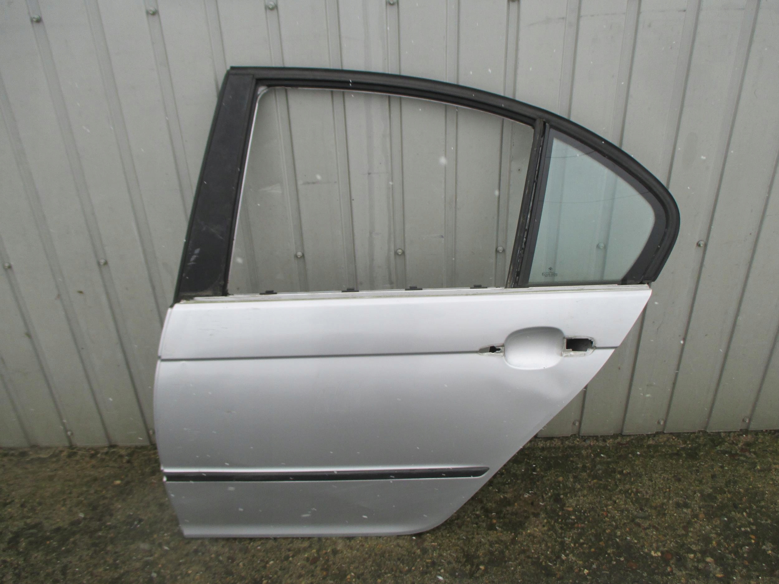 BMW 3 E46 4D SEDAN 98-05 DRZWI LEWE TYLNE