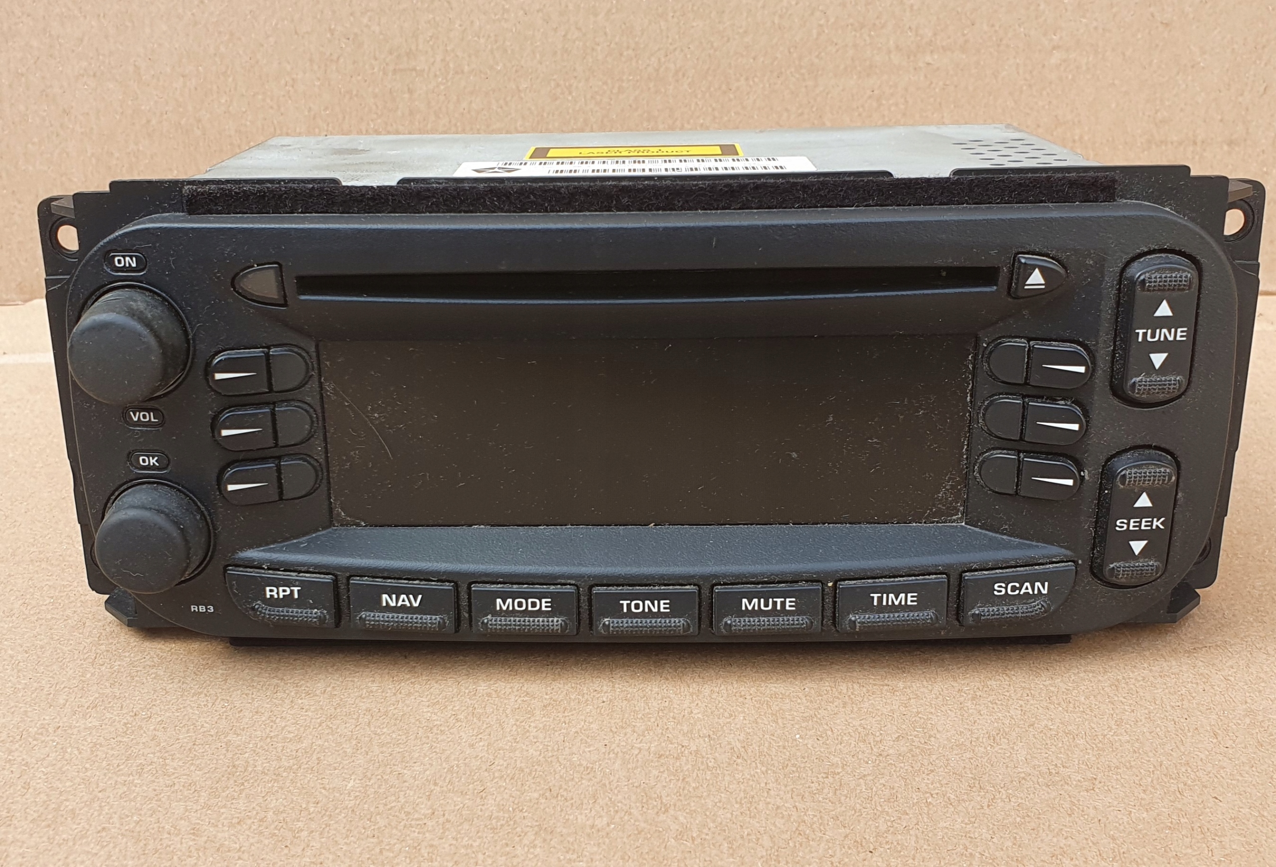 CHRYSLER VOYAGER IV LIFT РАДИО NAVI P05064119AB