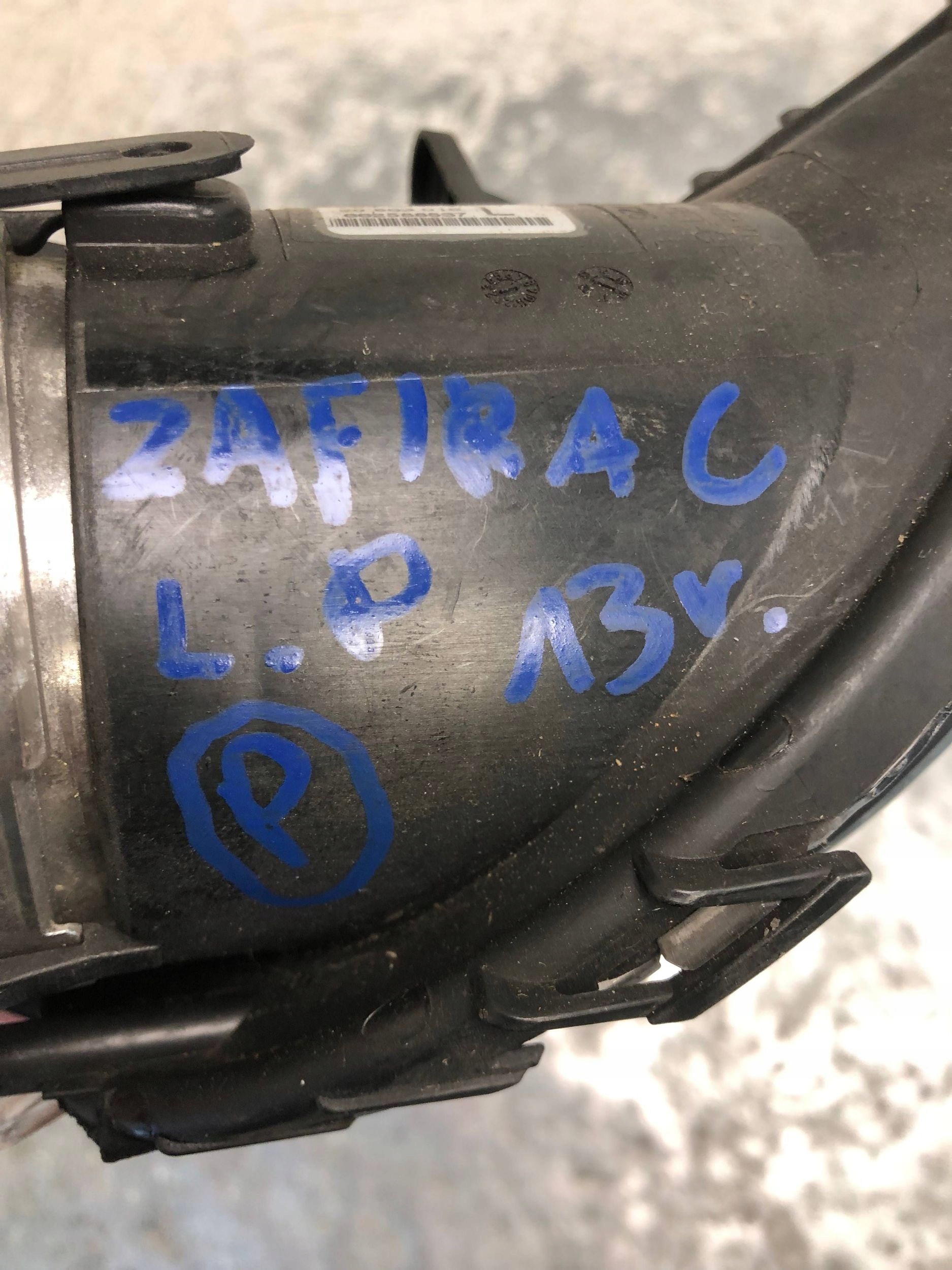 fog light left front OPEL ZAFIRA C 20863016