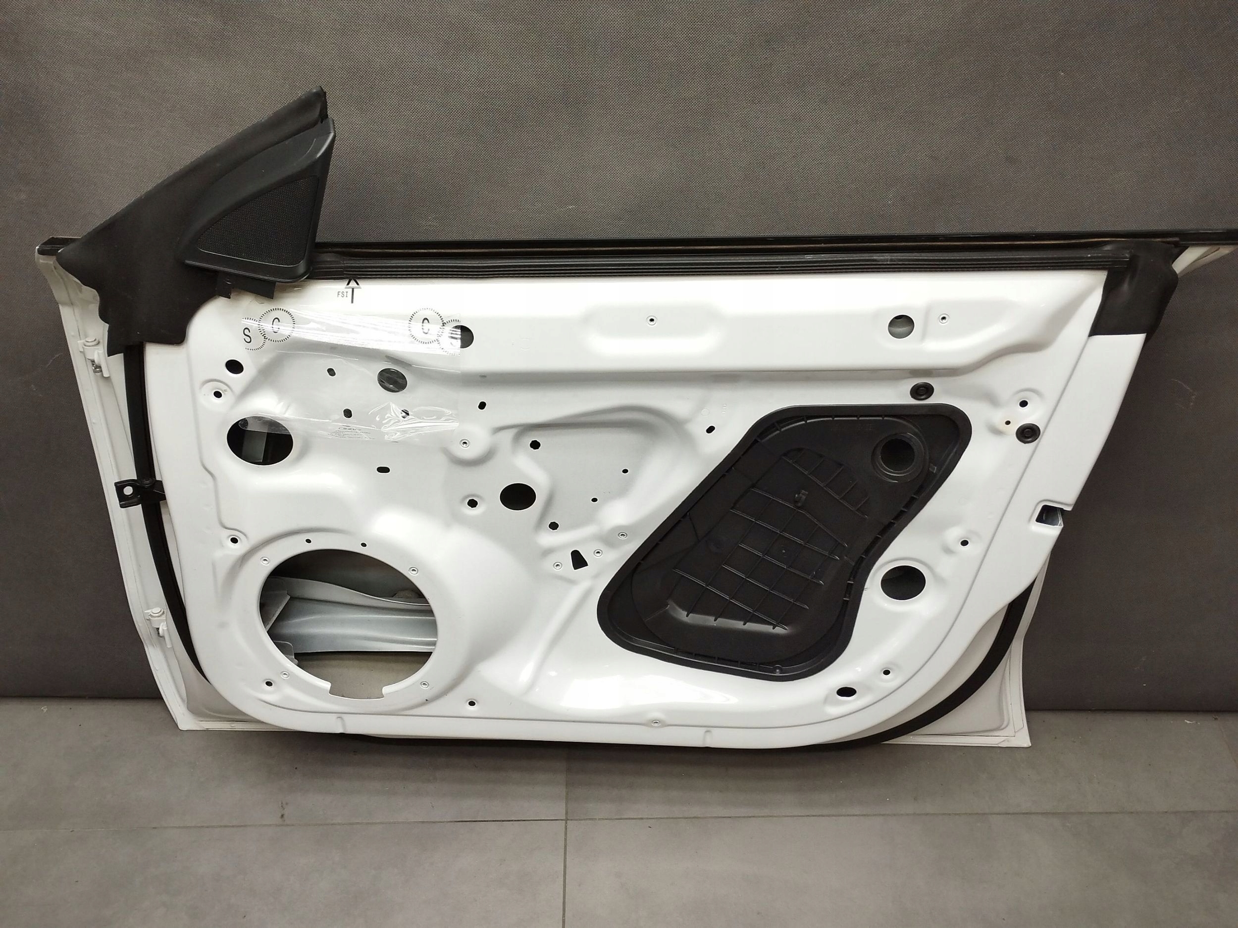 Audi A5 Sportback 8TA door right front LS9R