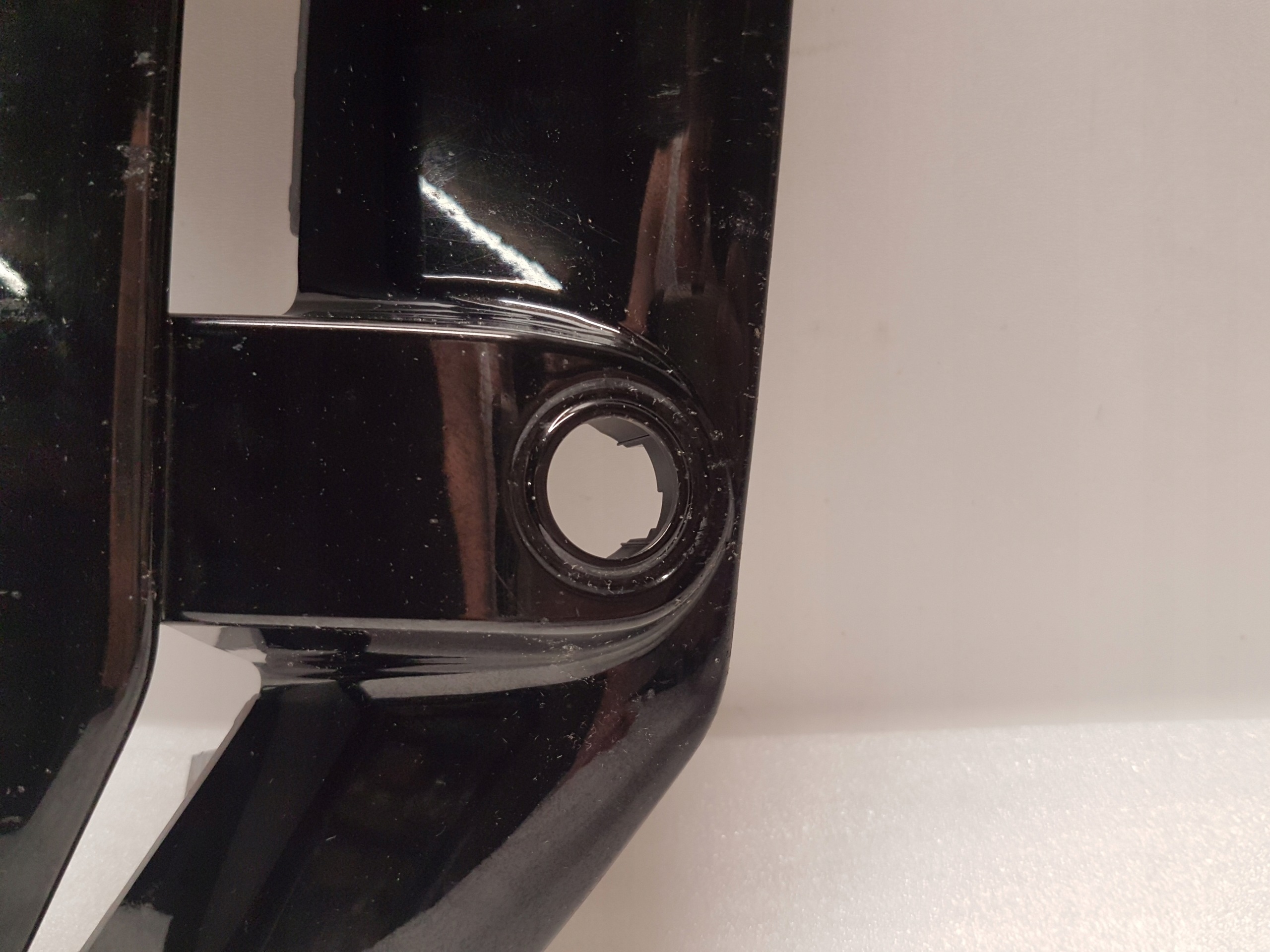 grid of a bumper right front BMW 7 G70 m-packet 8083178