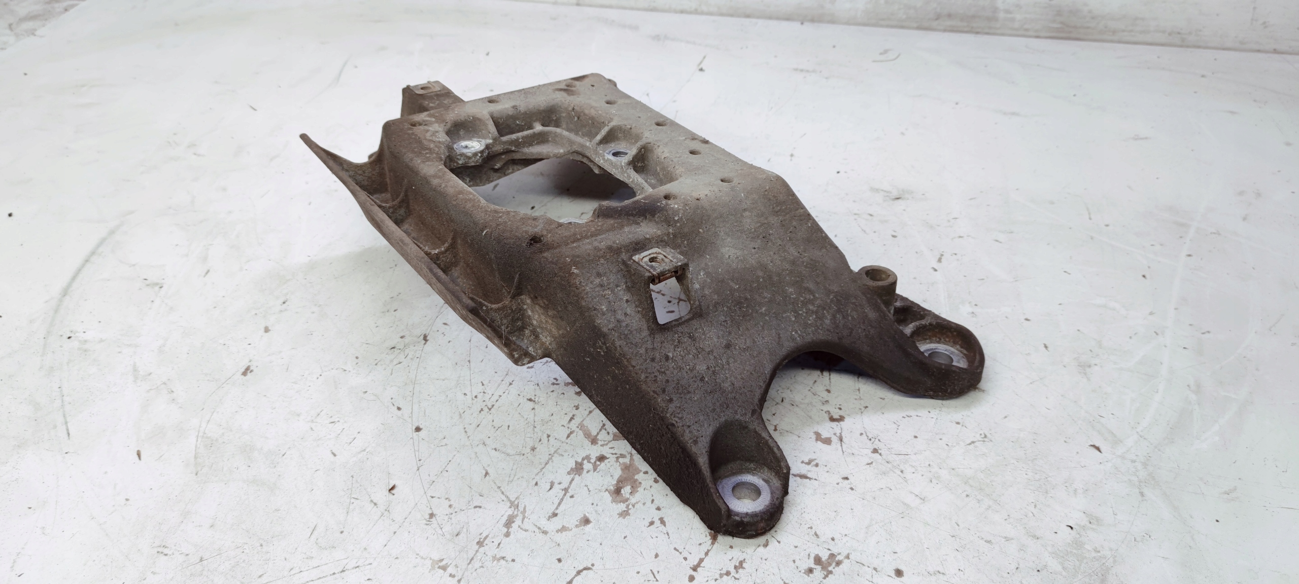 supporto Supporto cambio ingranaggi AUDI A4 A5 8K0399263T