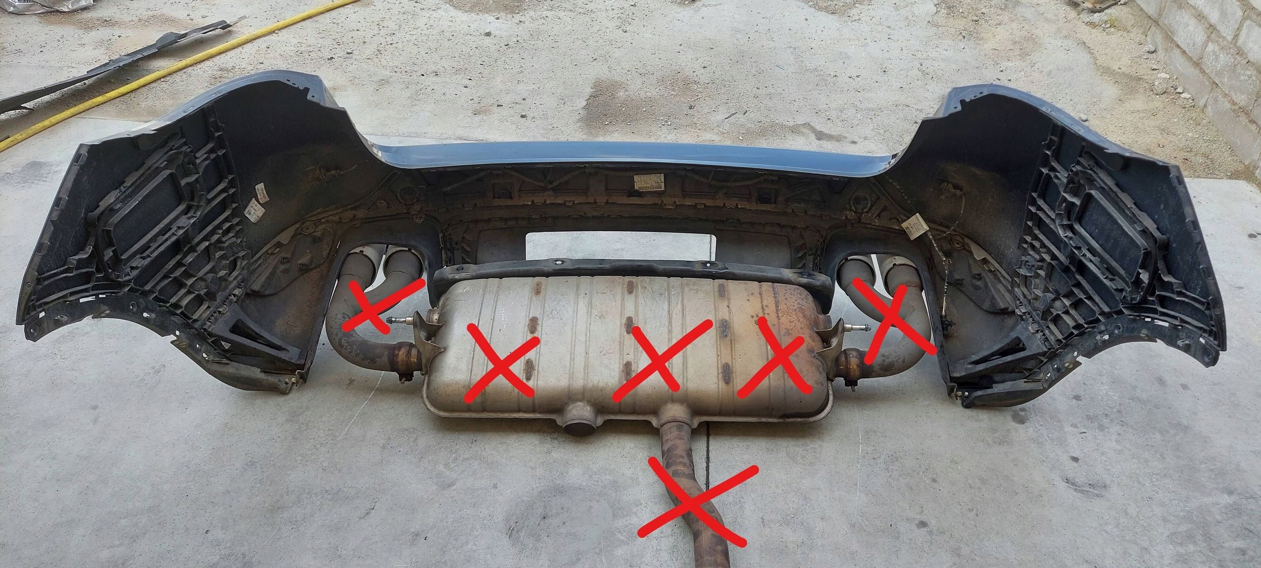 bumper rear part PORSCHE CAYENNE 7P 10-14 LAK: LC9X