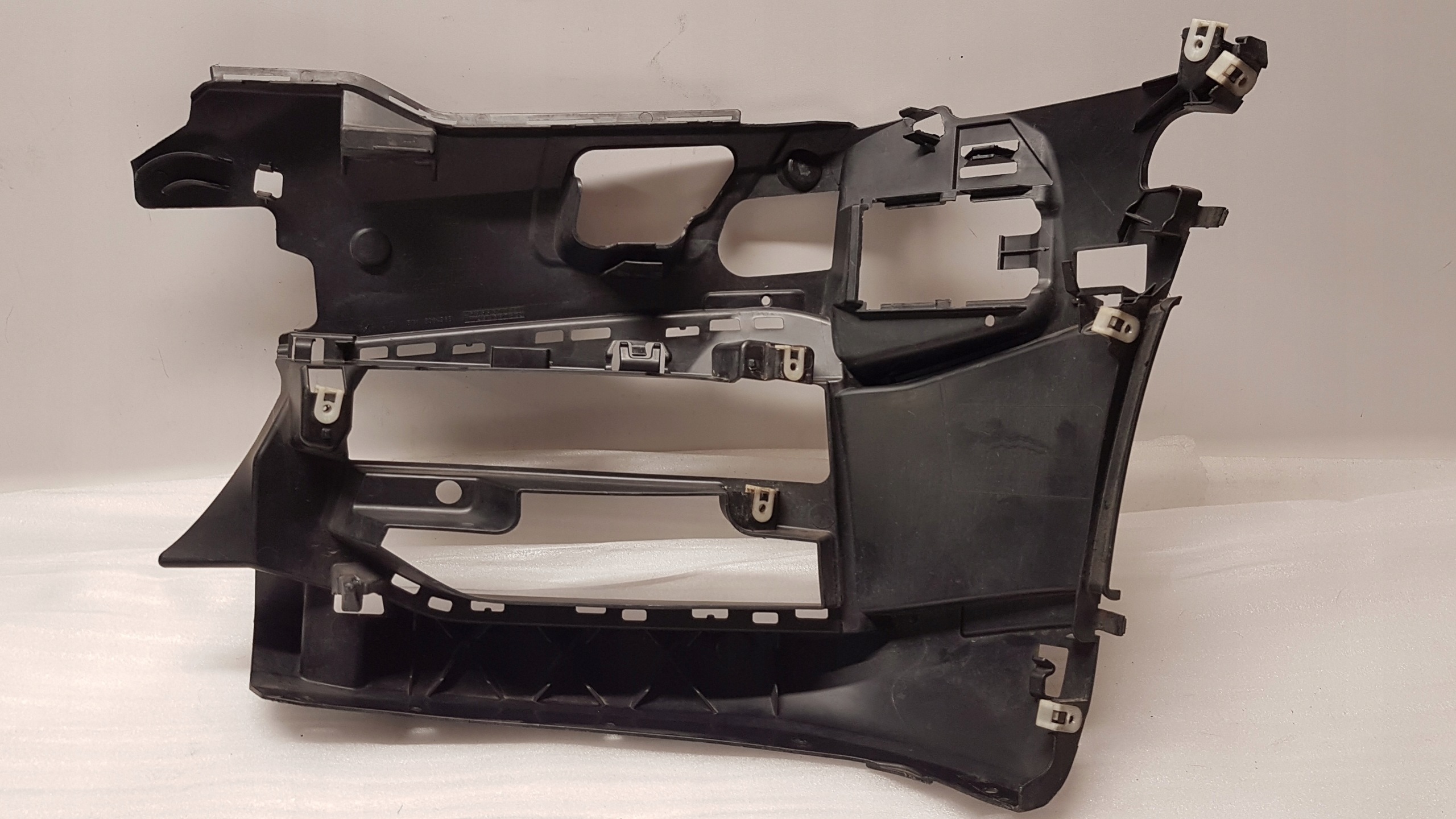 bumper bracket right front BMW 5 G30 G31 m-packet 8064968