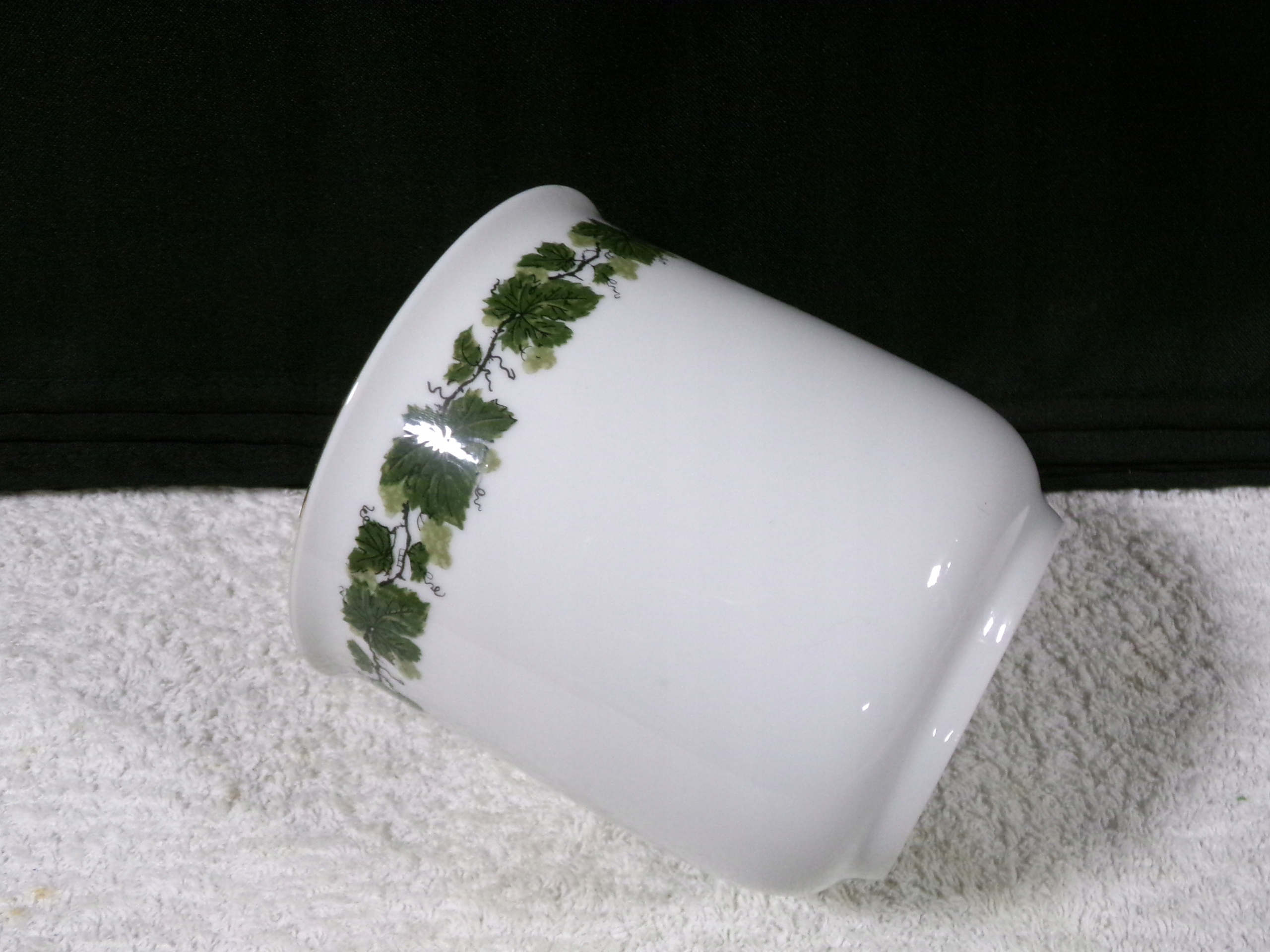 PIĘKNA OSŁONKA NA DONICZKĘ-TRIPTIS