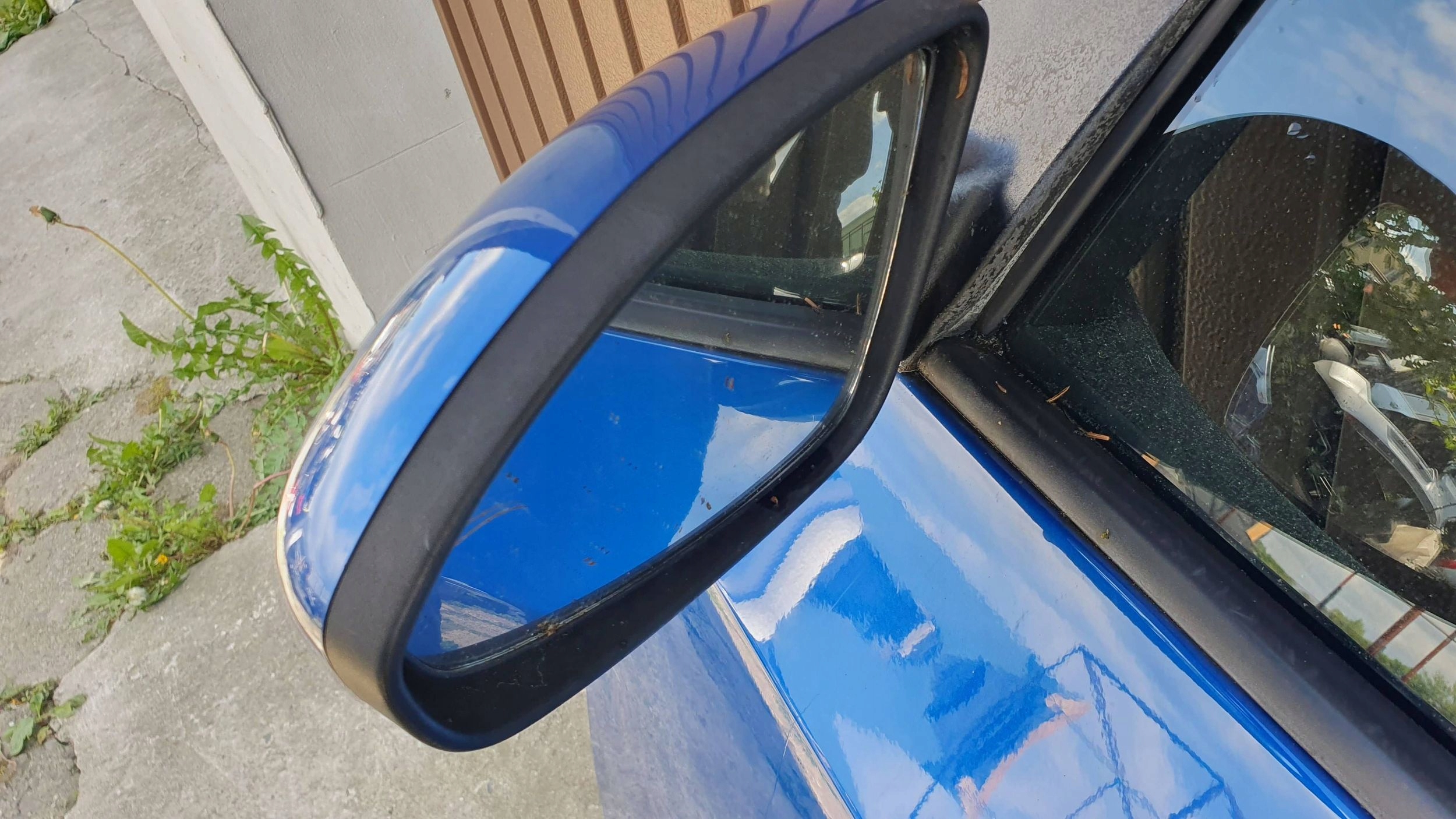 Chevrolet Cruze left door front front