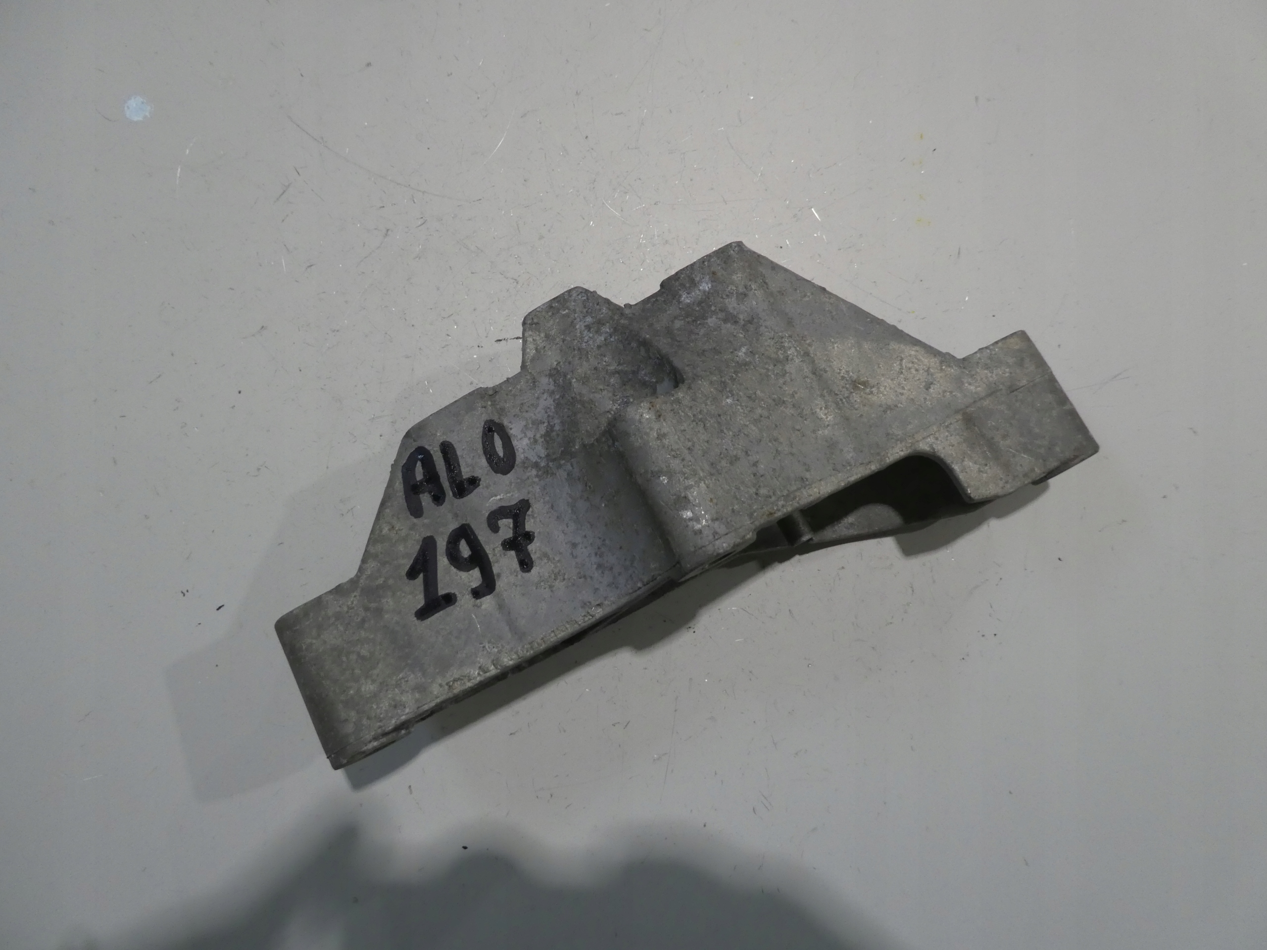 ŁAPA SKRZYNI BIEGÓW 1J0199117N VW