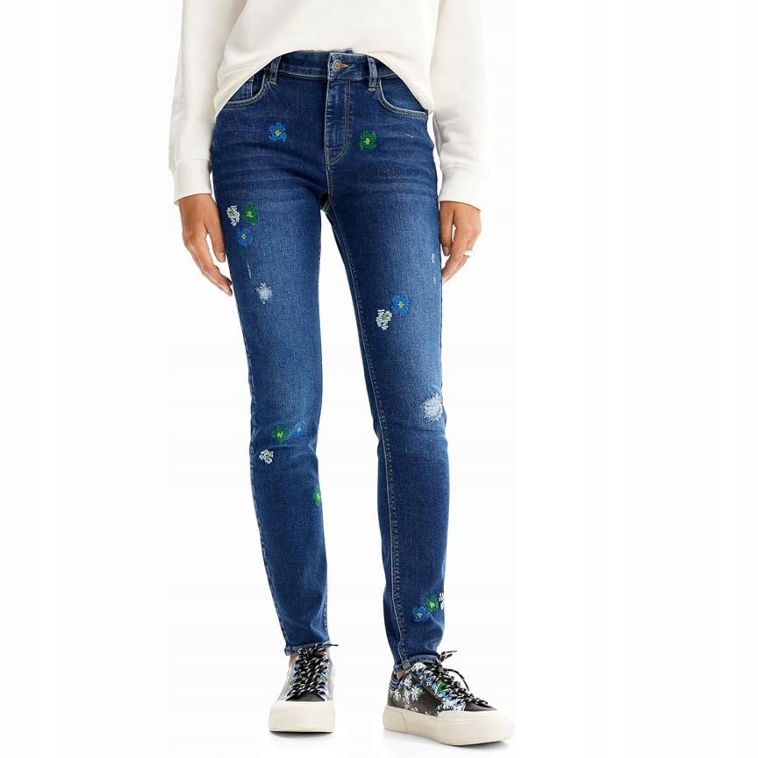 Dámské džínové kalhoty Desigual modré s vysokým pasem a slim fit výšivkou 34