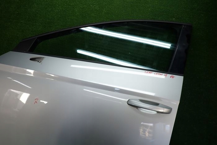 SEAT LEON III door left front front