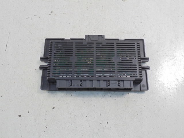 BMW 3 E90 E91 MODUŁ ŚWIATEŁ 6135 6987999-01 6988007 Typ samochodu Samochody osobowe