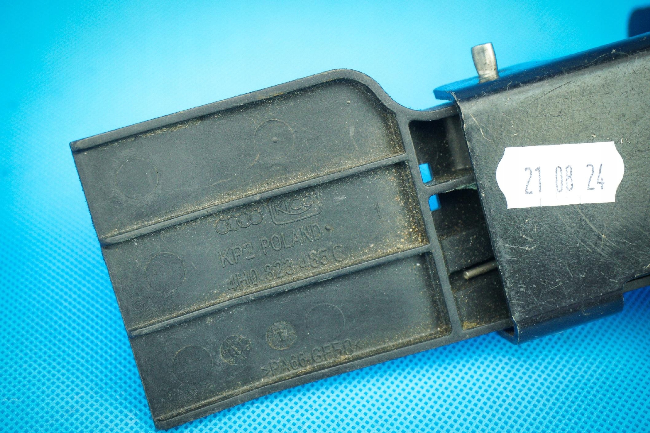Rygiel bonnet latch lock Audi A8 S8 4H 4H0823485C