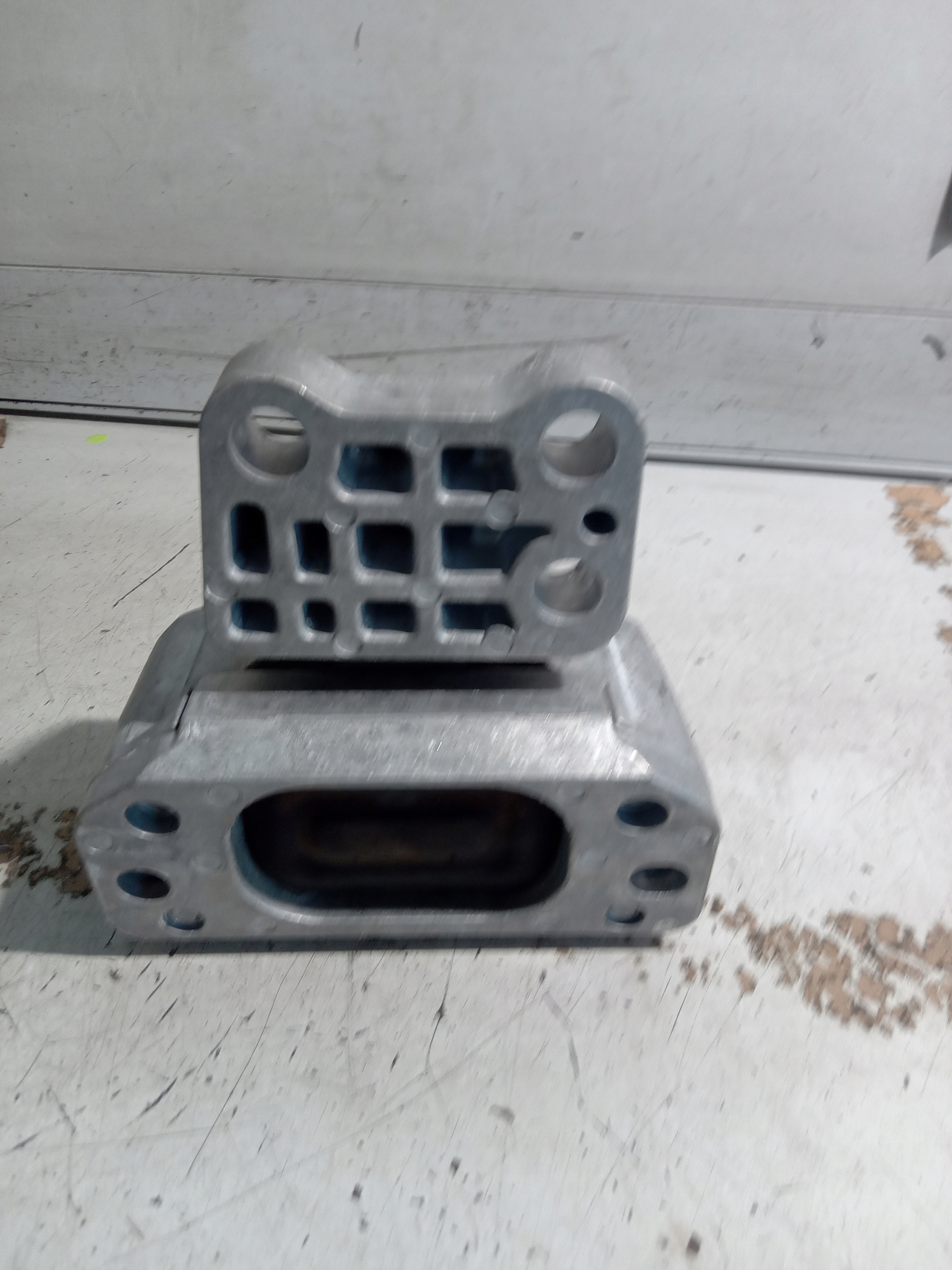 ДЖИП РЕНЕГАТ ПОДУШКА КОРОБКИ 00520903480 1.3 GSE