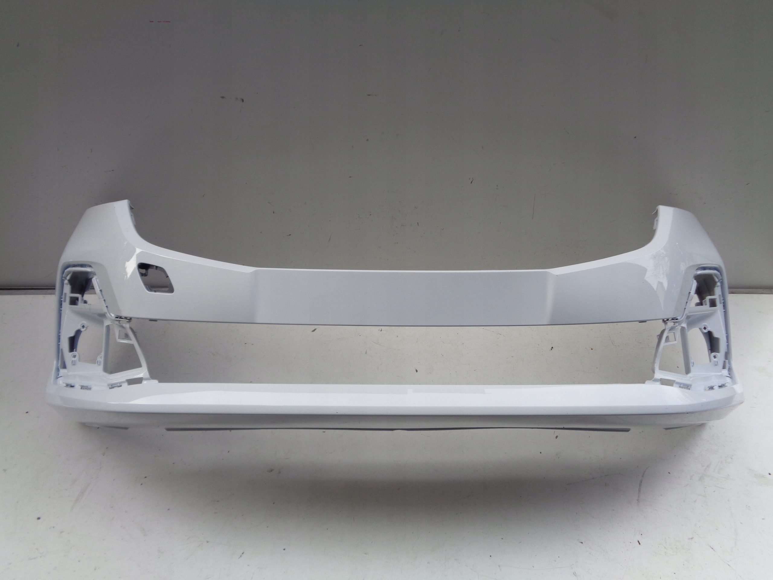 FRONTSTOSSSTANGE FORD TRANSIT CONNECT III 22- 28908