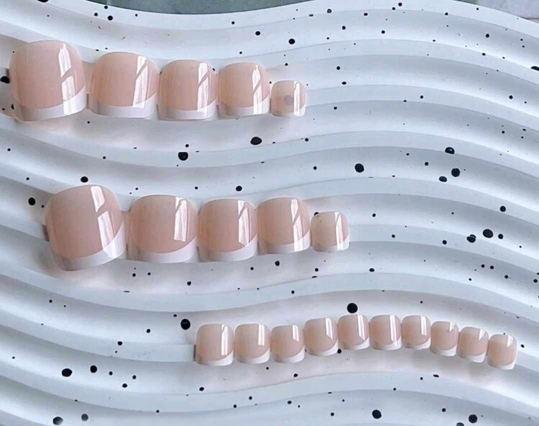 Paznokcie PRESS ON NAILS TIPSY 24 NA STOPY french klasyczne Kod producenta pt