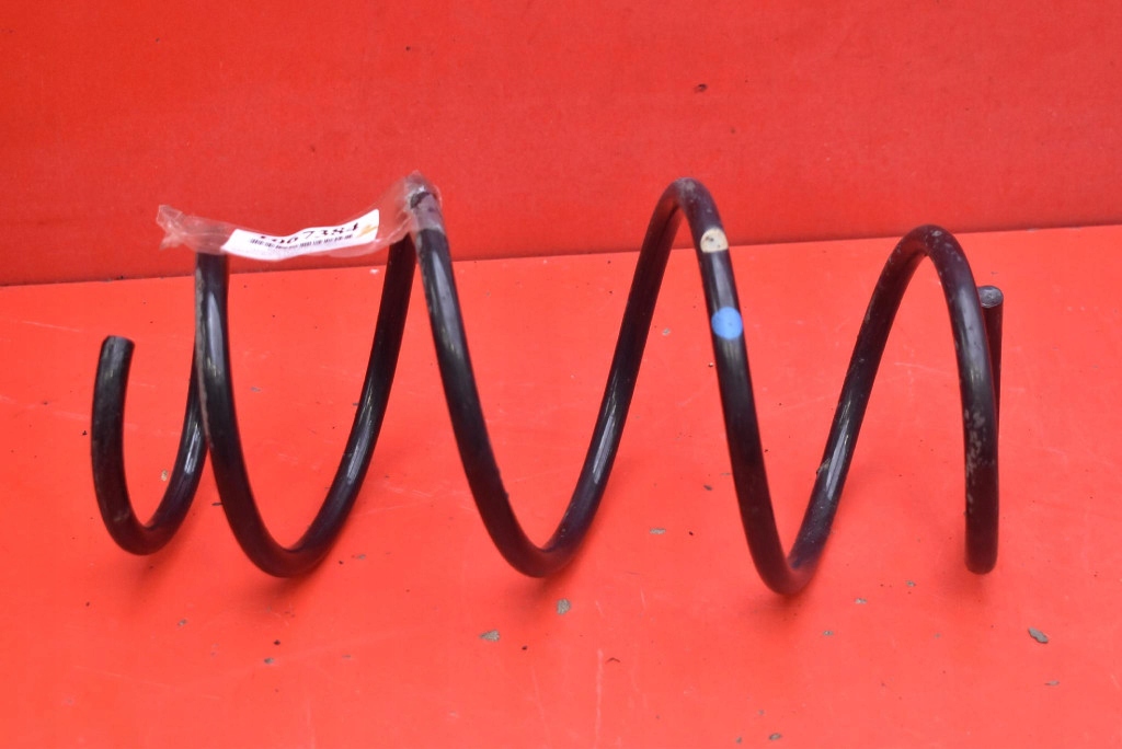 spring front front TOYOTA AURIS 2 II 1.8 HYBRID 99 KM 12-15