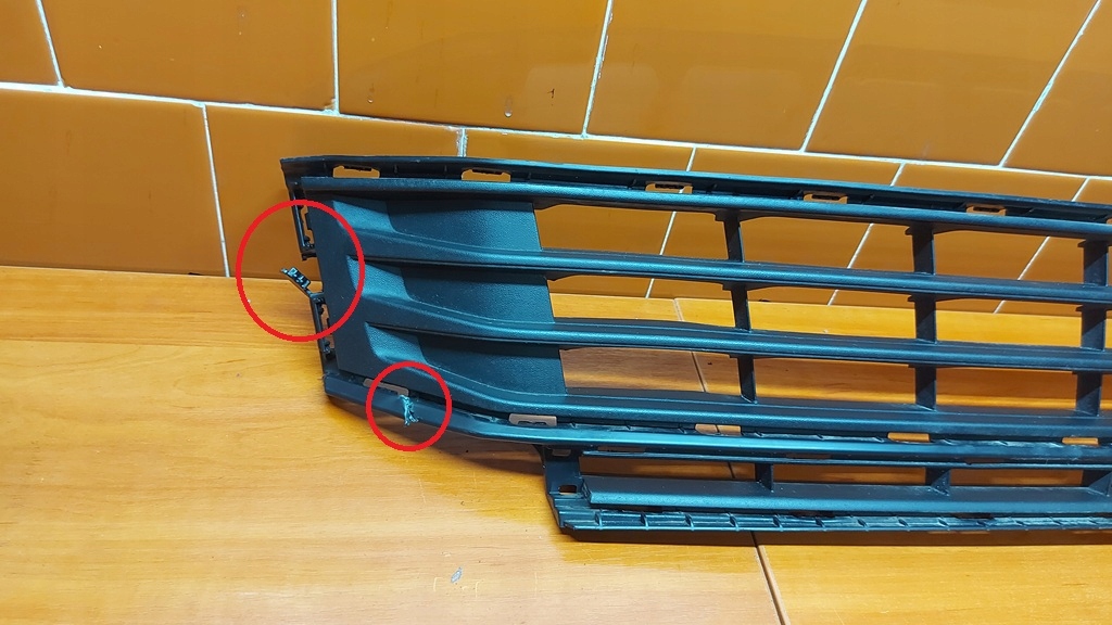 grid central of a bumper front front VW TOURAN II 15
