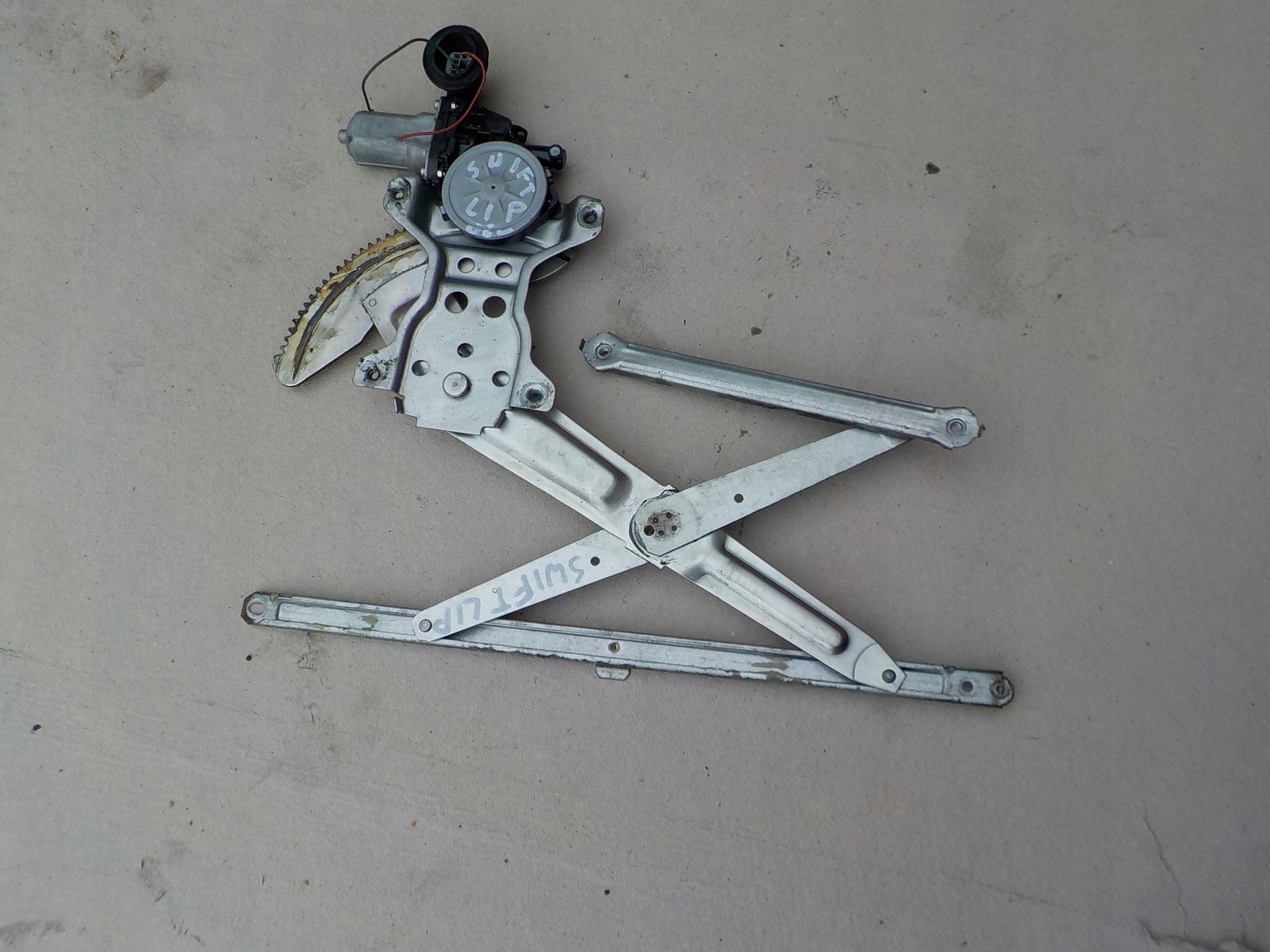 lift left front suzuki swift mk6 5d 2006r