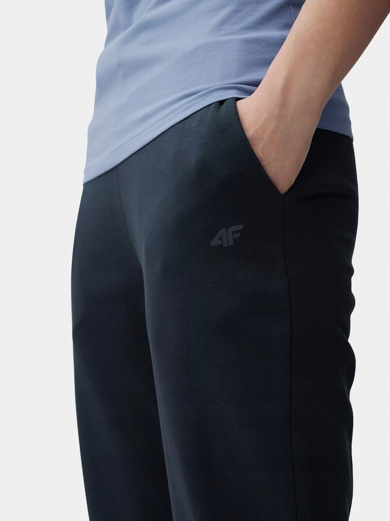 SPODNIE DRESOWE DAMSKIE 4F JOGGERY SPORTOWE BAWEŁNIANE WYGODNE r. M Kod producenta 4FSS23TTROF229-31S