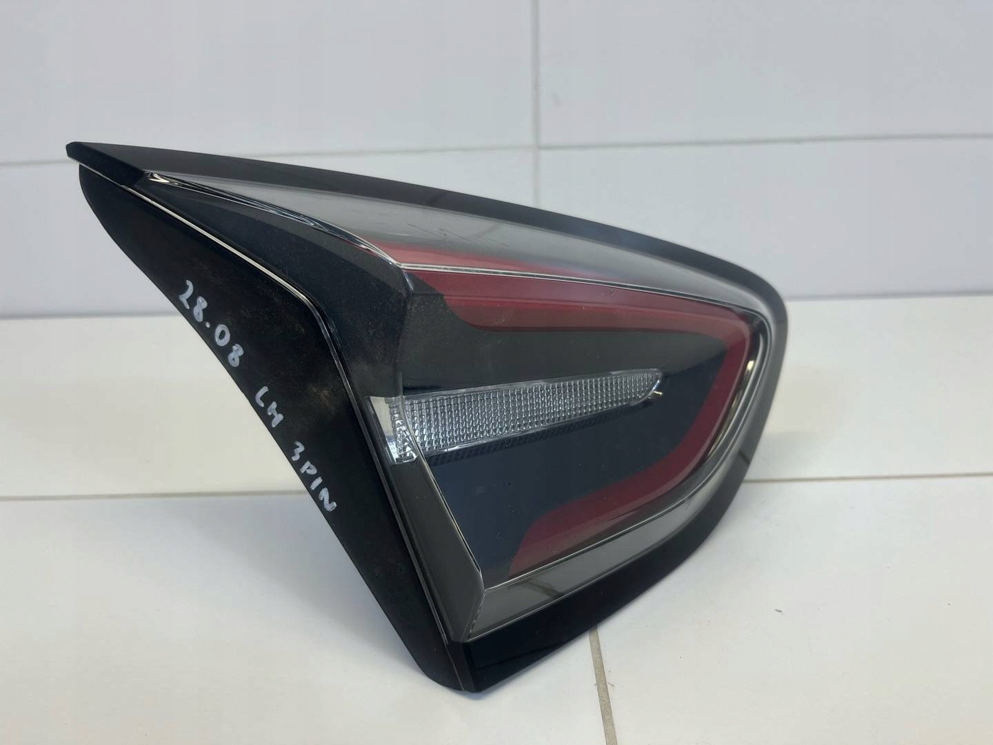 light rear to the bonnet left side Ford Puma 2 2021 L1TB13A603AD