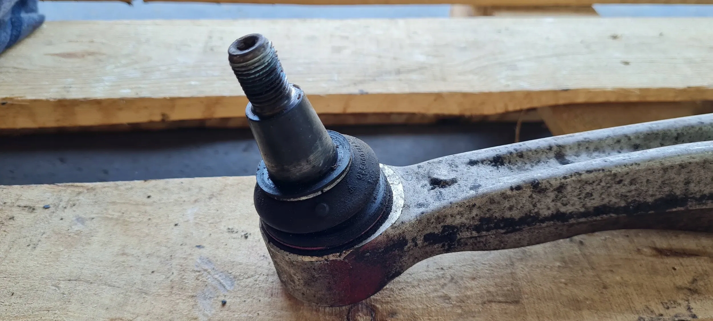 Q7 4M II arm right front front BANAN 4M0407696C