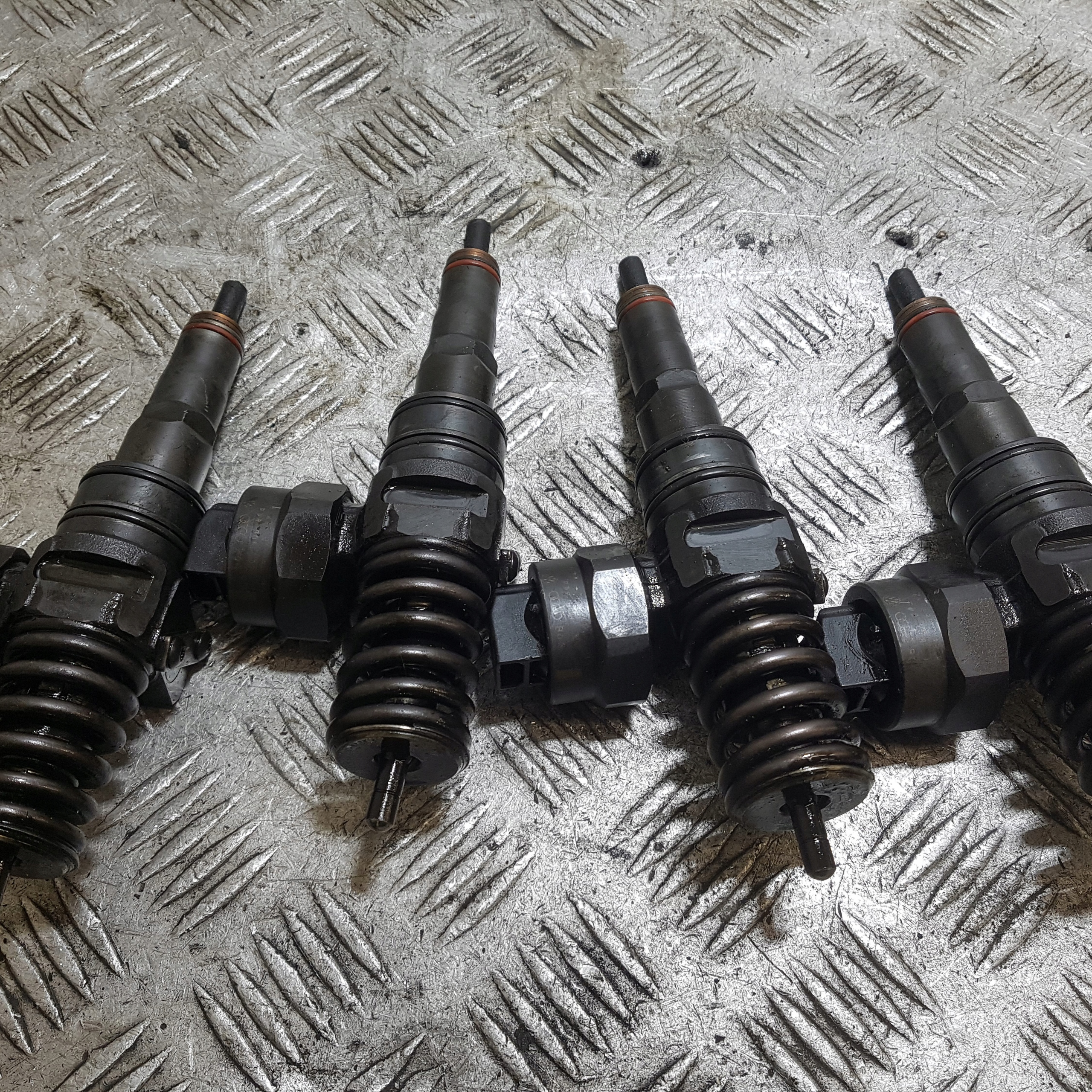 POMPOWTRYSKIWACZE KOMPLET FORD GALAXY MK1 038130073H