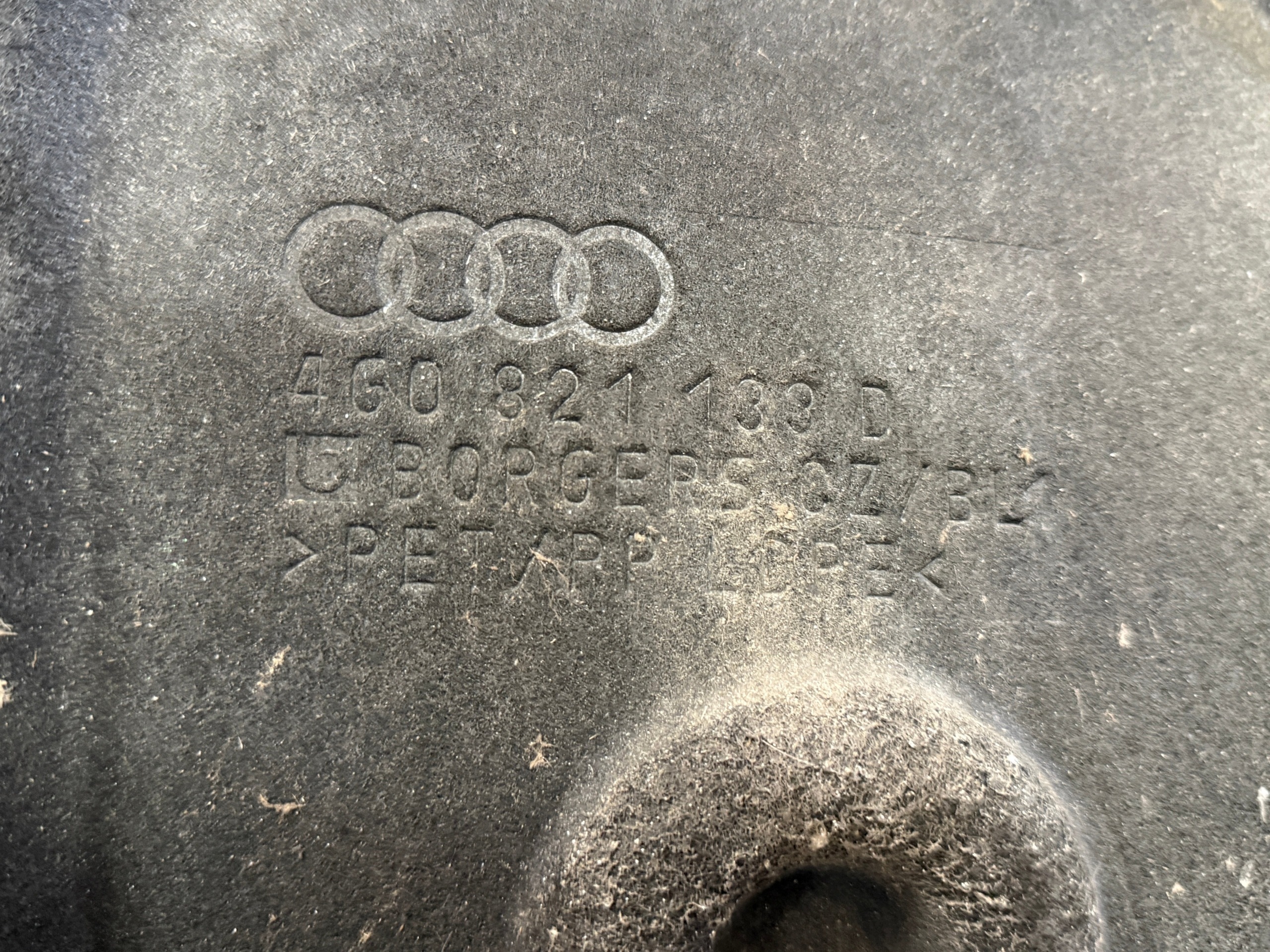 AUDI A6 4G C7 LIFT mudguard left front 4G0821133D