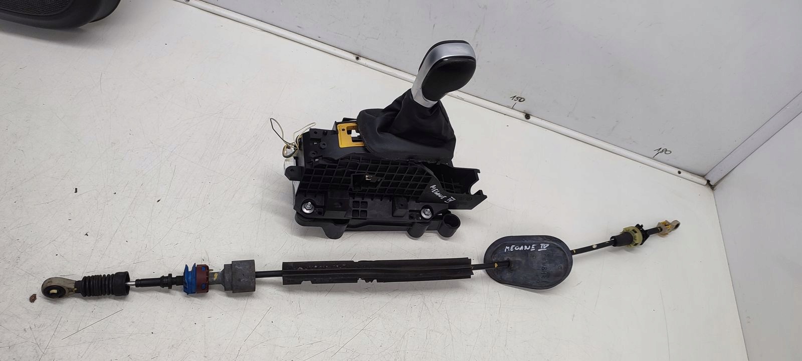 trim gear lever automat Renault Megane IV