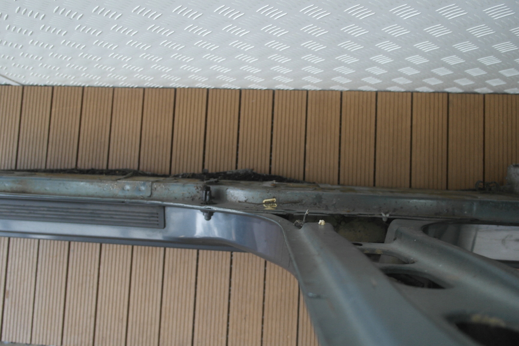 DACIA LODGY 12-21 threshold ZE SLUPKIEM left pillar BOK OE
