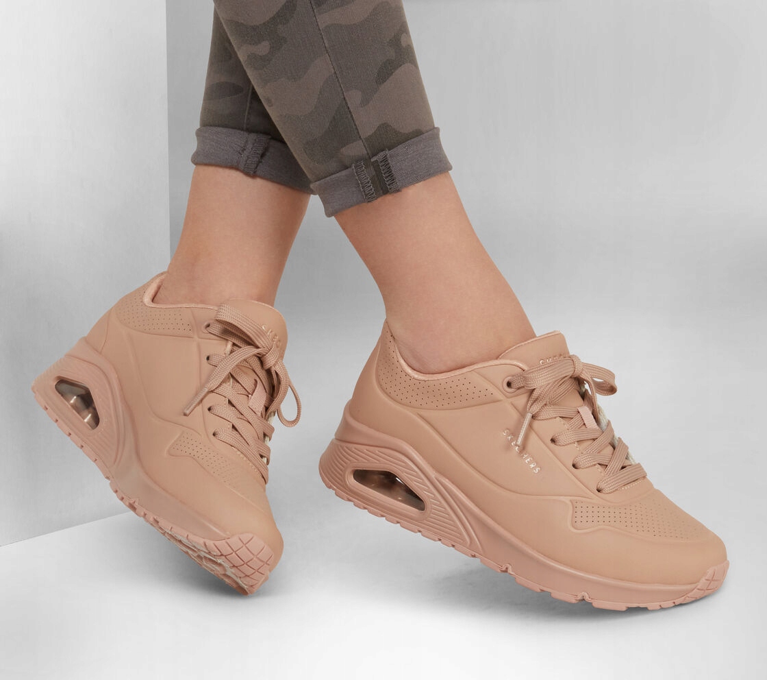 Skechers 73690 Snd písková béžová Uno stand on air vel. 39 tenisky Kochland