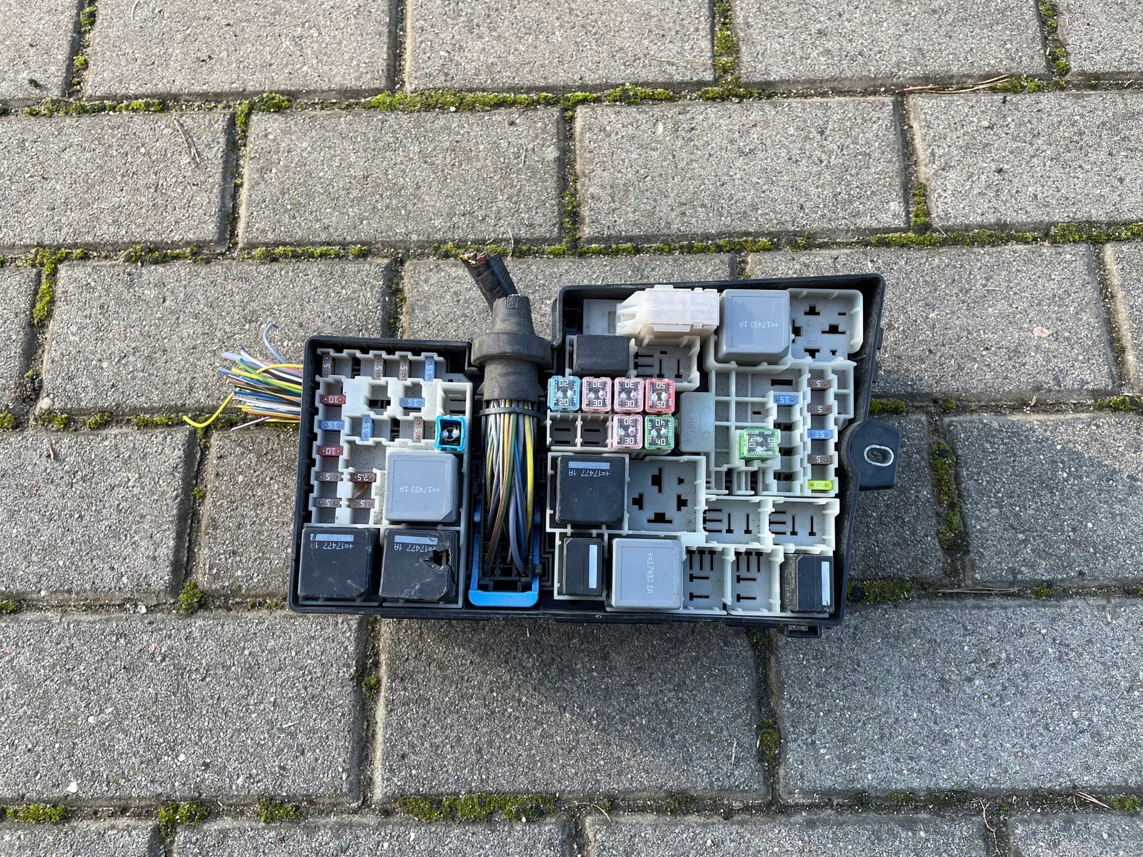 AV6T-14A142-AB, AV6T-14A067-AD - БЛОК ПРЕДОХРАНИТЕЛЕЙ FORD KUGA MK2