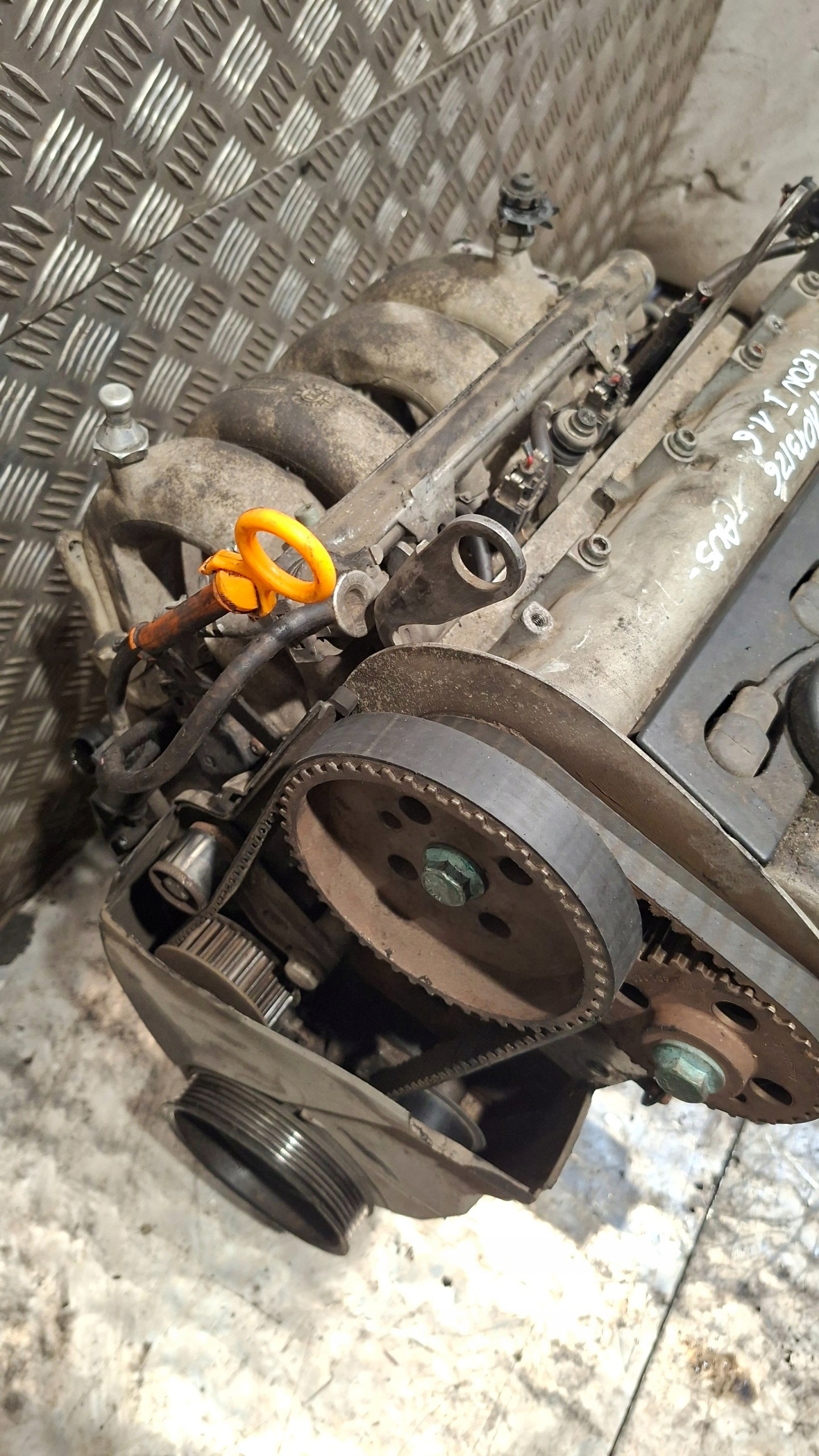 engine unprotected pillar SEAT LEON and 1.6 AUS