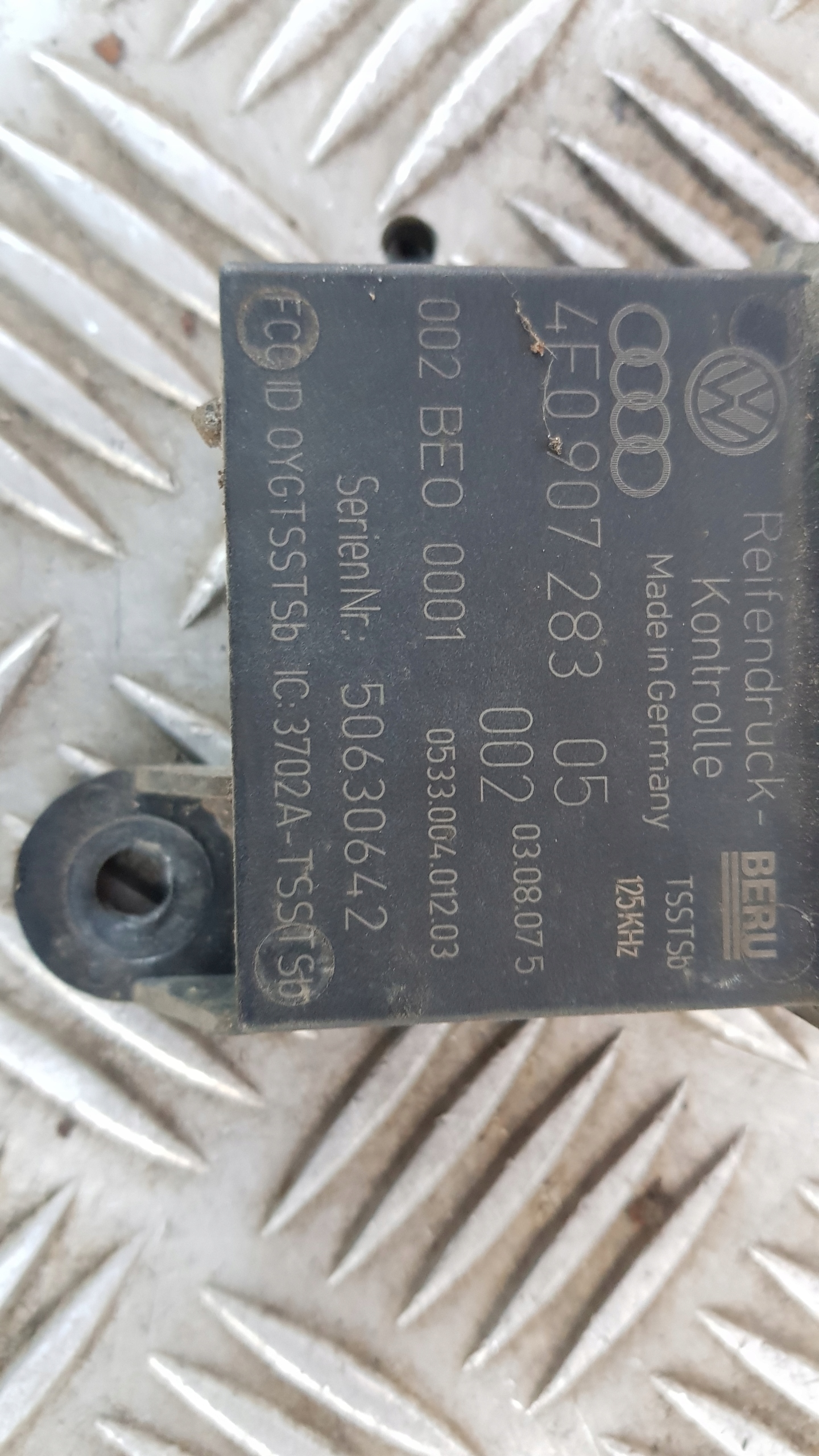AUDI A6 C6 Sensor Bedienteil Reifens 4F0907283