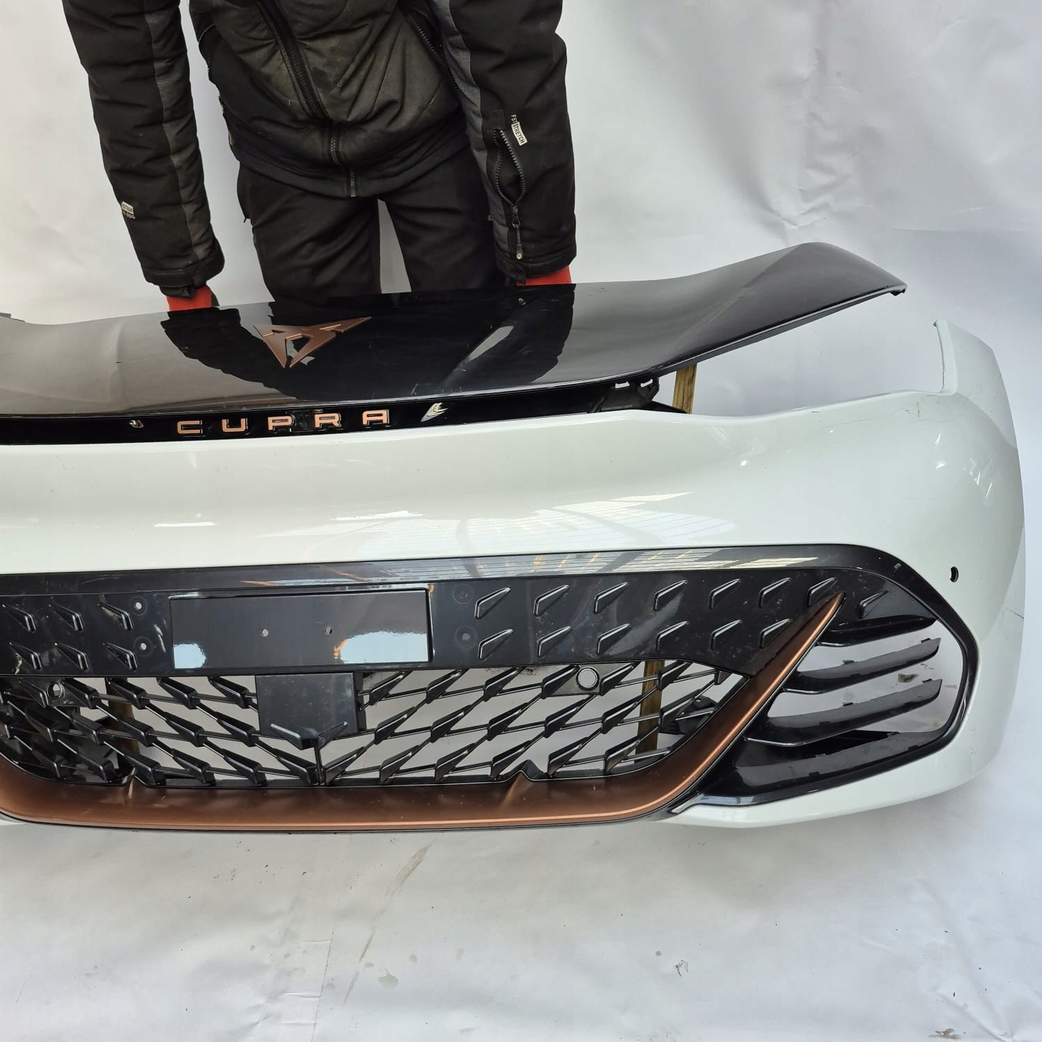 CUPRA BORN 21- bumper front front PDC 10E805903C