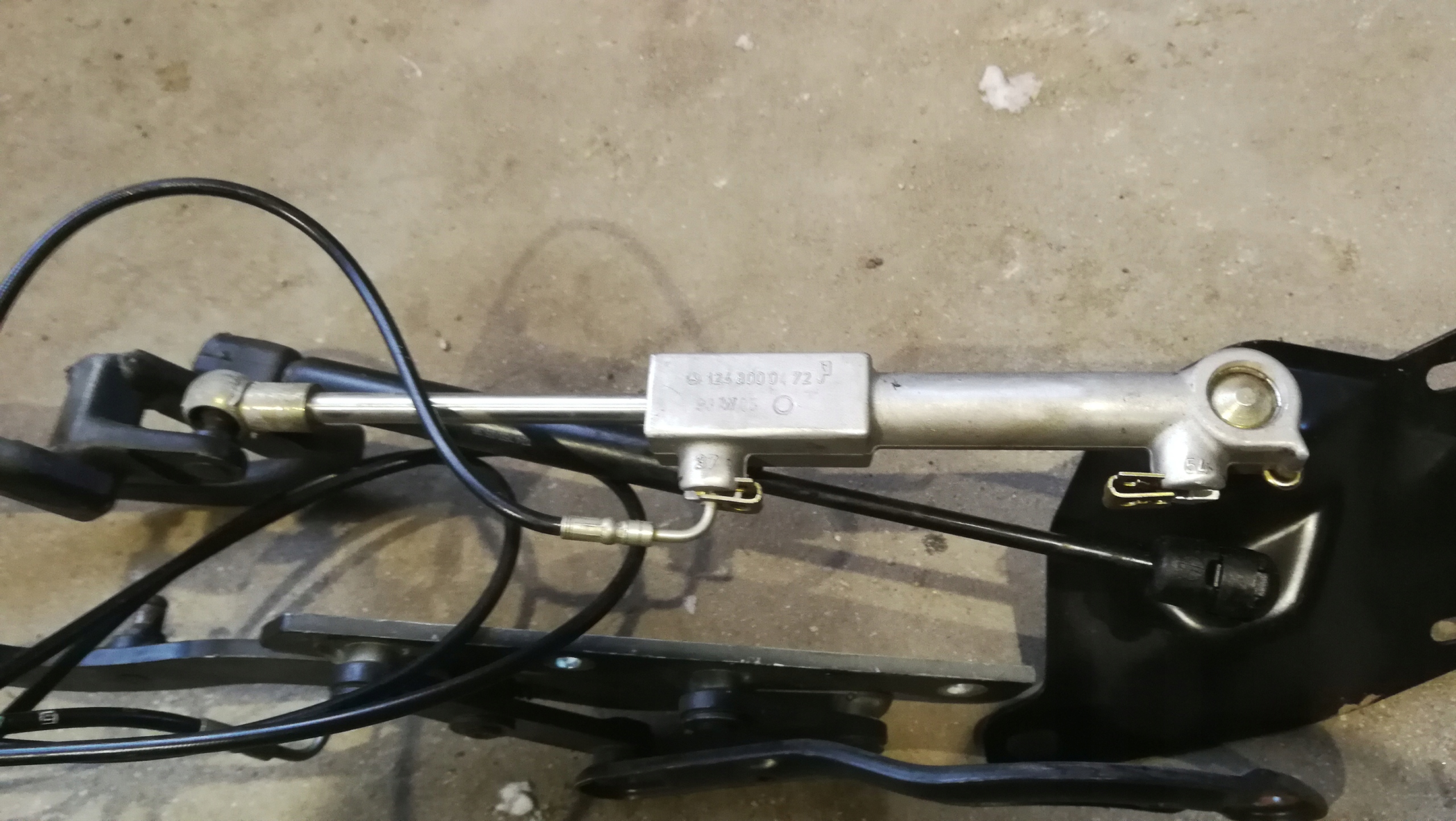 1248000472 - Привод заслонки панели крыши MERCEDES W124 кабриолет P