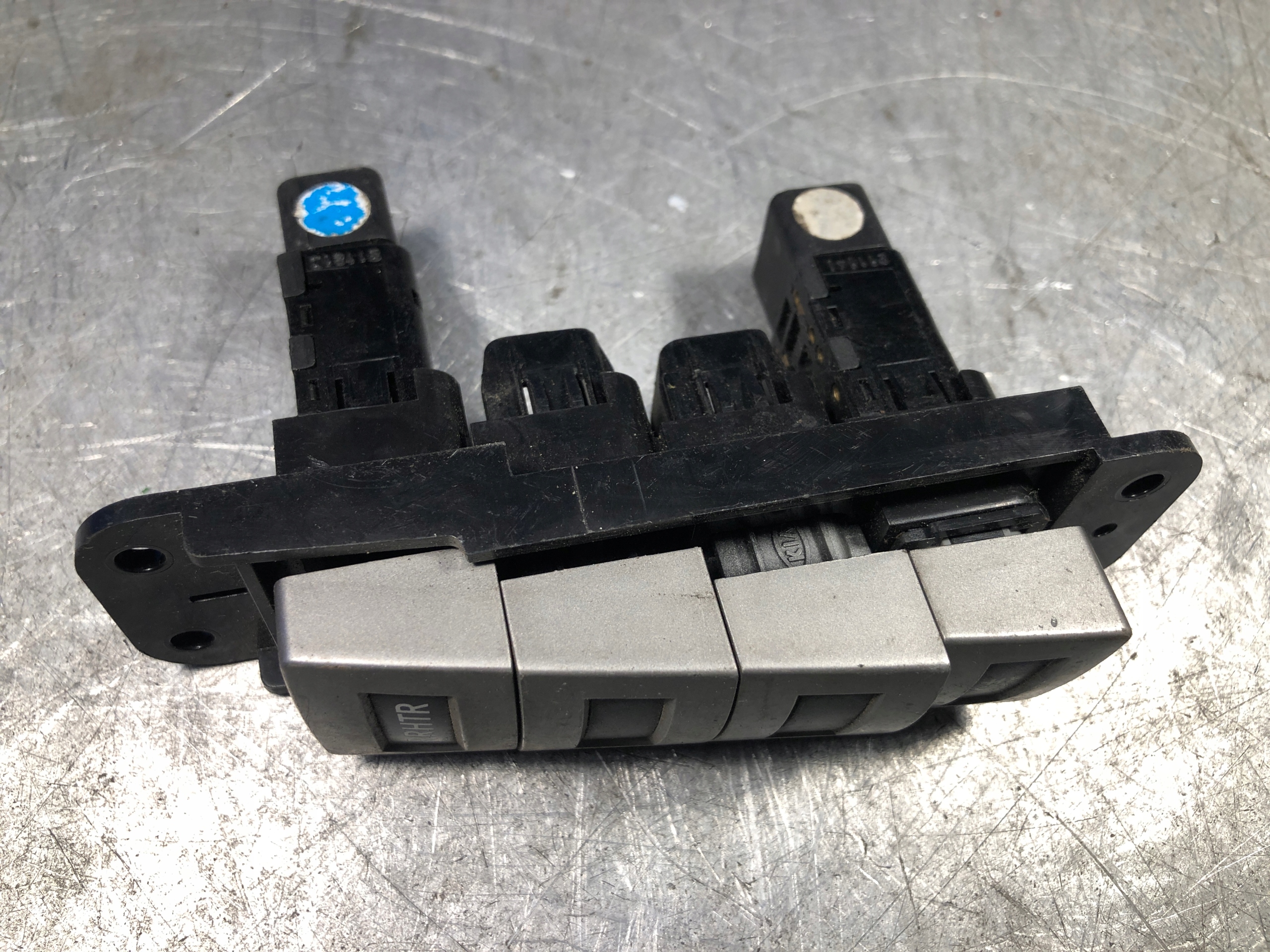 light switch, RRHTR KIA CARNIVAL II 211141