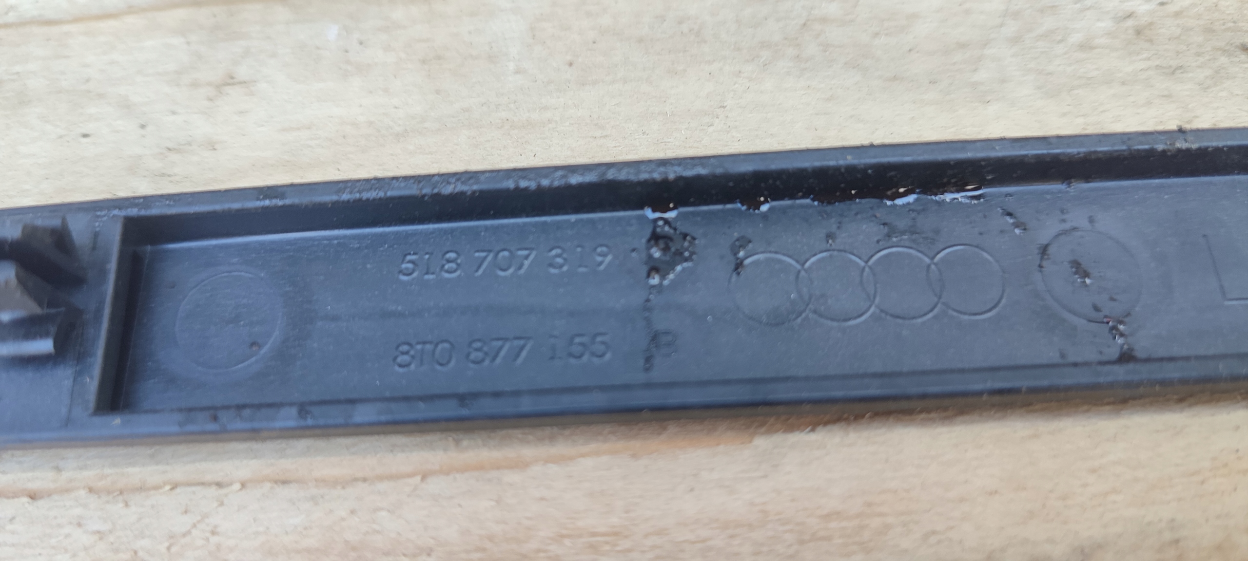 moulding Audi A5 8T 8T0877155