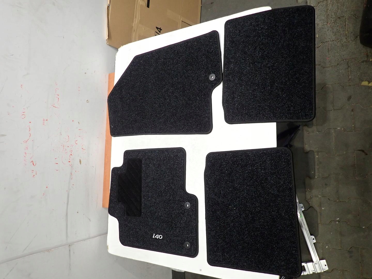 Dywaniki HYUNDAI I40 2011- 3Z141-ADE00