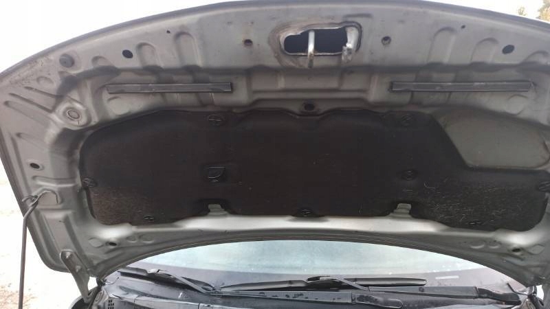 Nissan Tiida 04-звукоизоляция капота